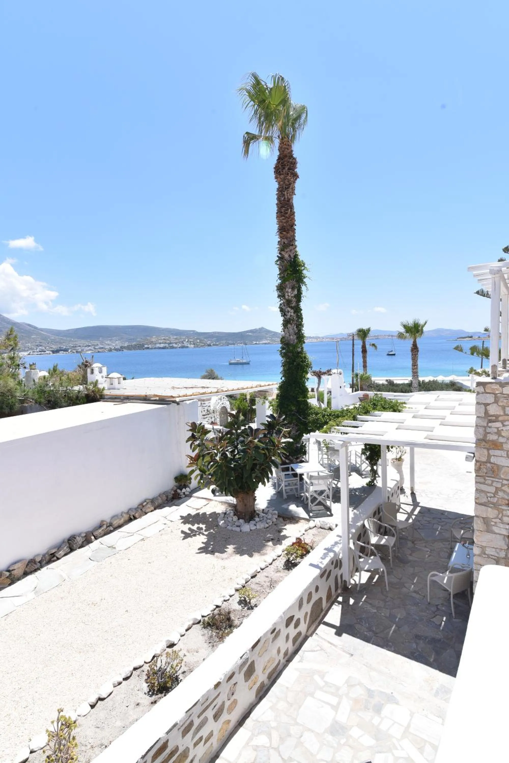 Property building in Paradiso Boutique