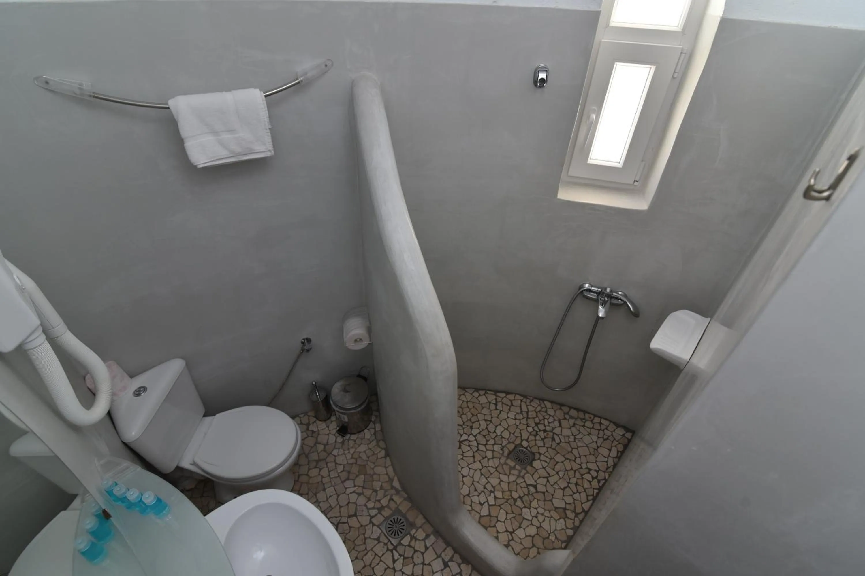 Shower in Paradiso Boutique