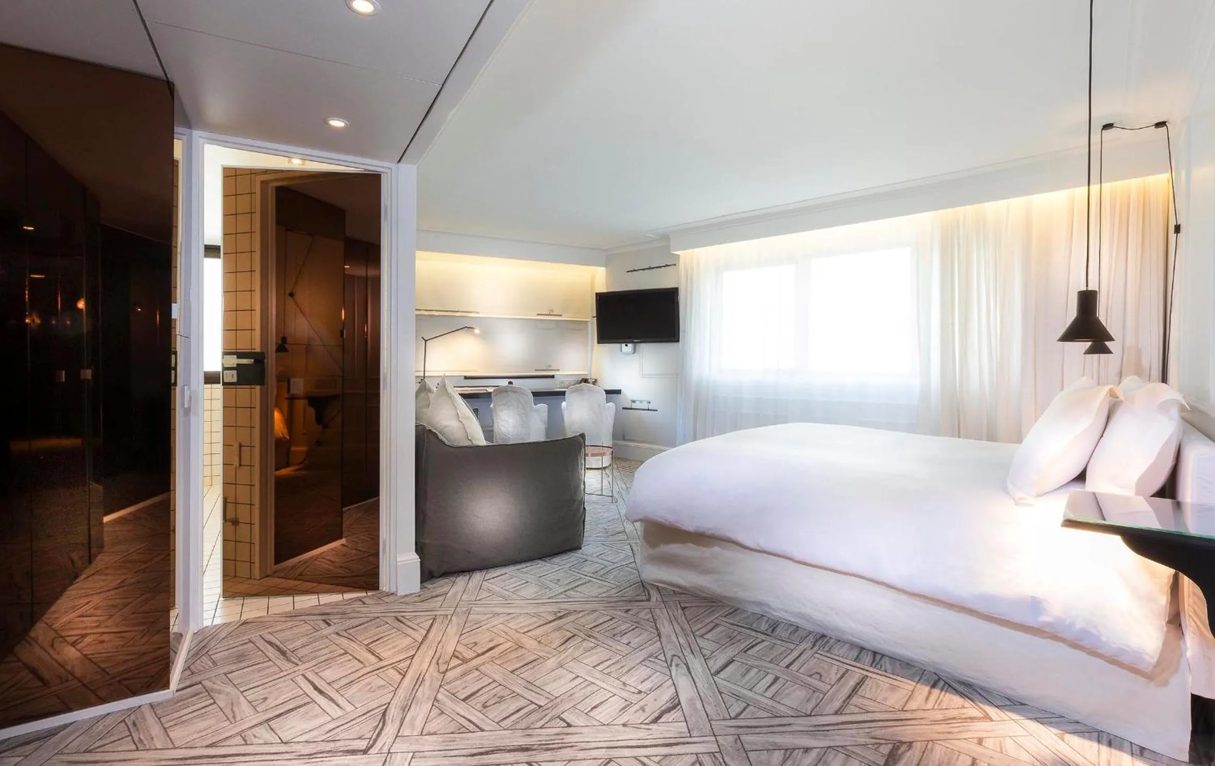 Bedroom, Bed in La Maison Champs Elysées