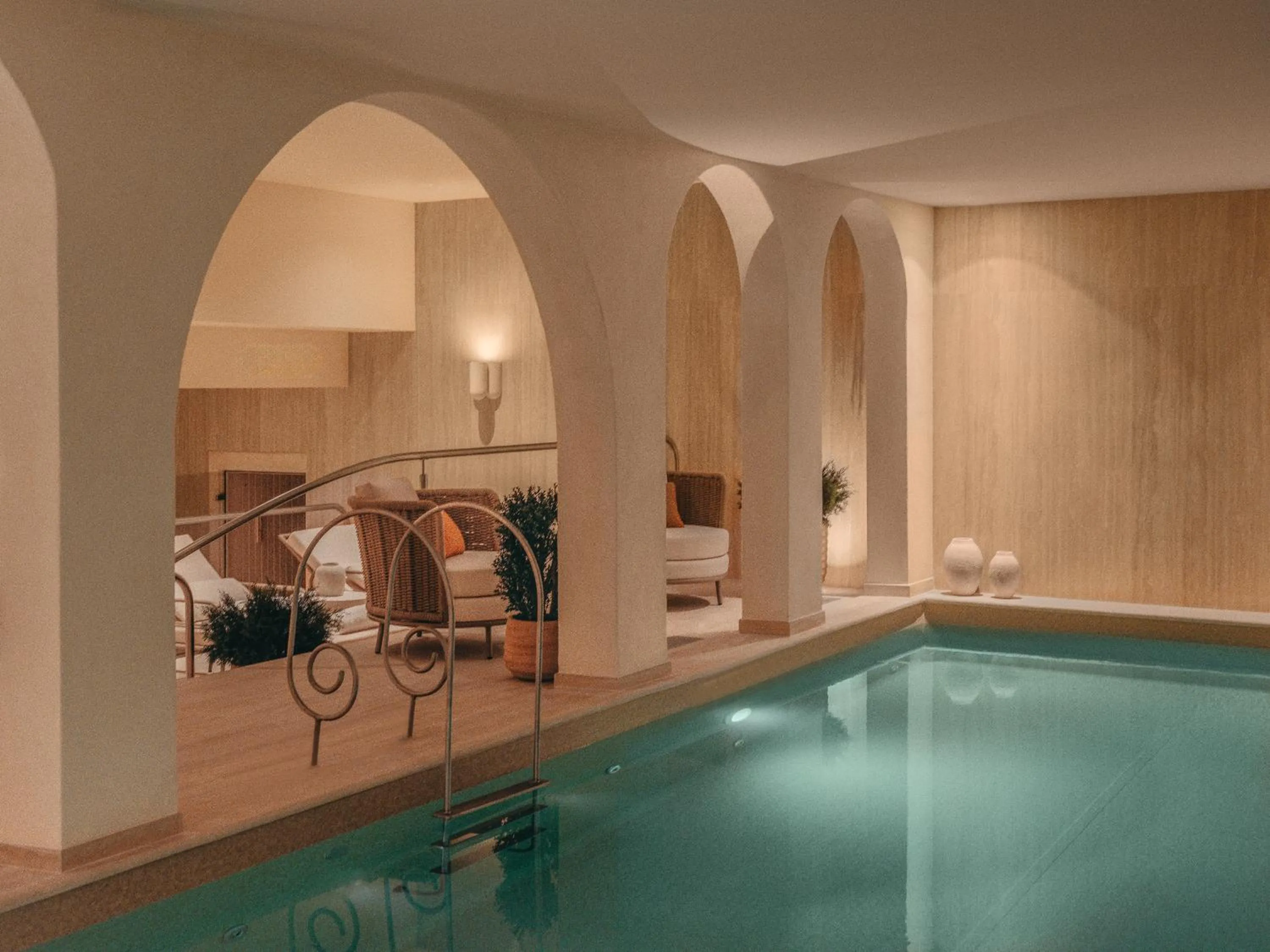 Swimming pool in La Maison Champs Elysées