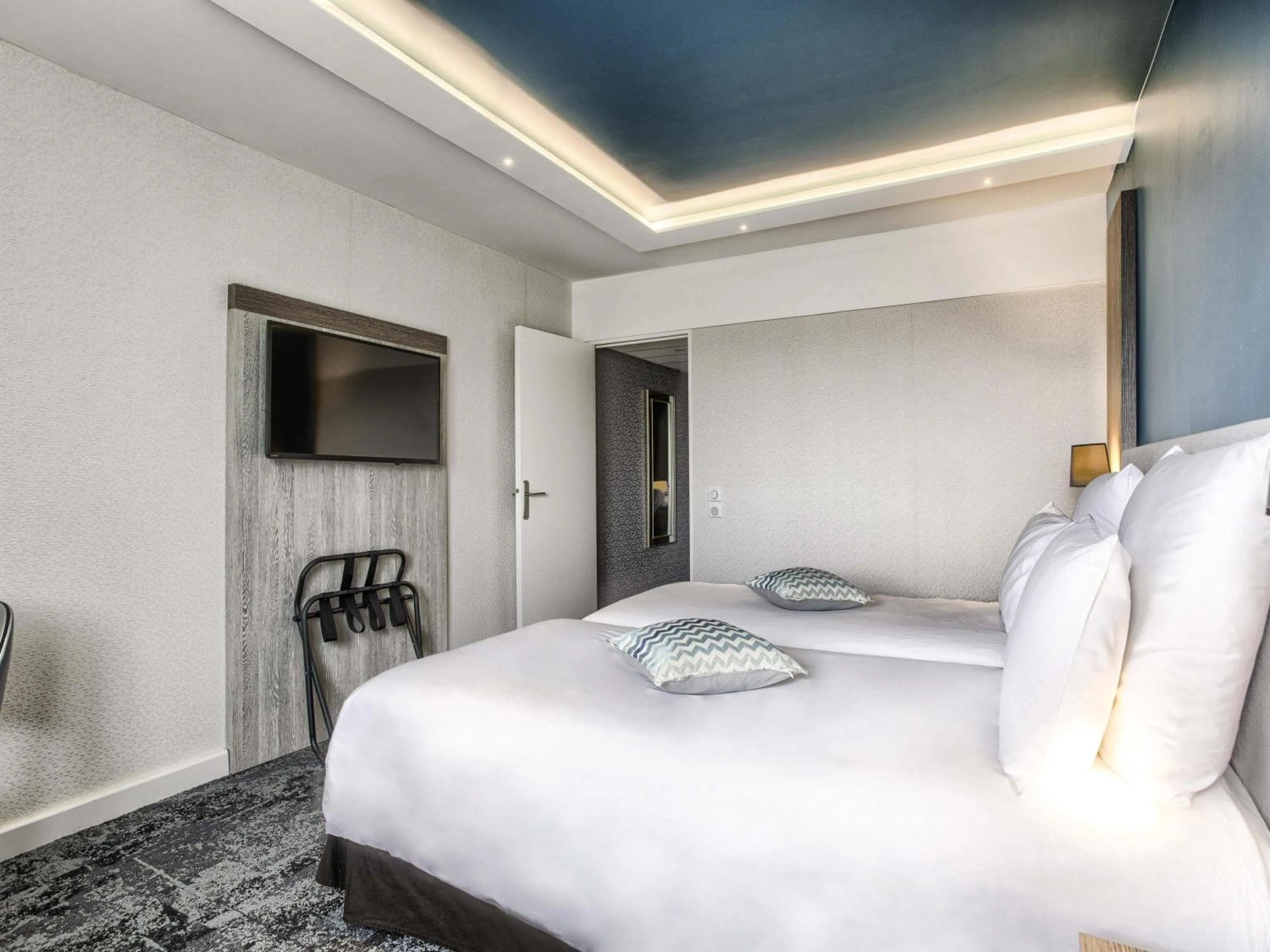 Bedroom, Bed in Mercure Cabourg Hôtel & Spa