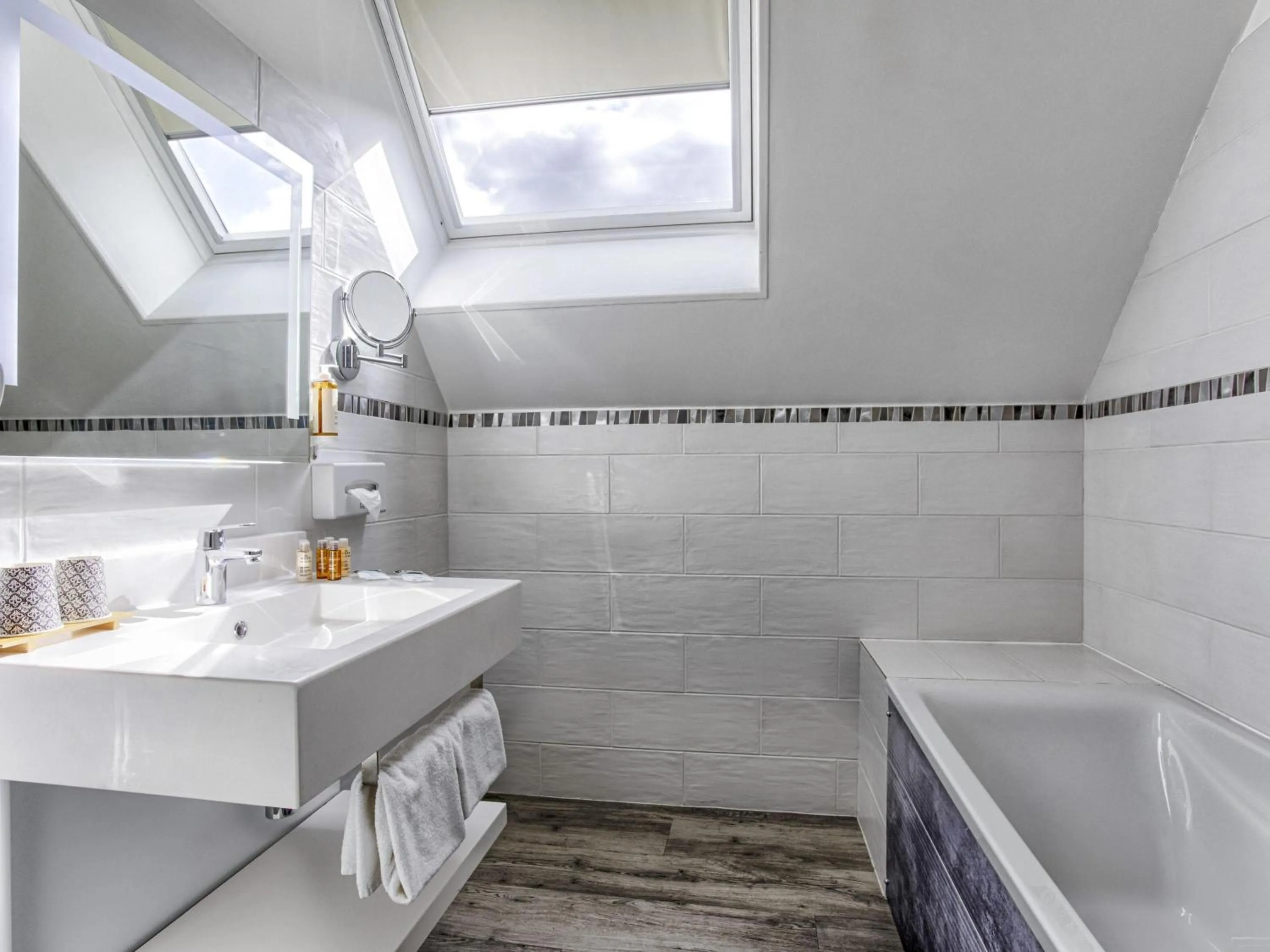 Bedroom in Mercure Cabourg Hôtel & Spa