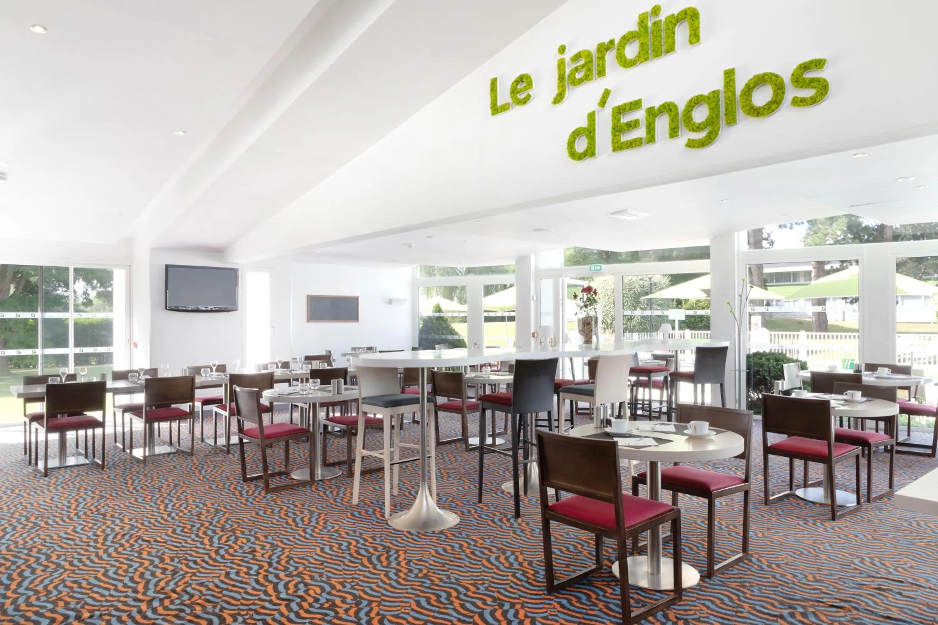 Restaurant/places to eat in Holiday Inn Lille Ouest Englos by IHG