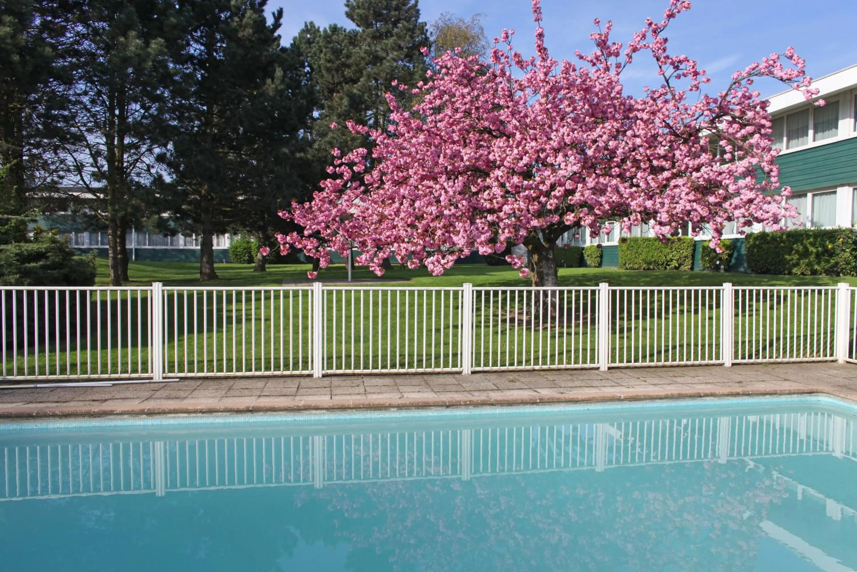  in Holiday Inn Lille Ouest Englos by IHG