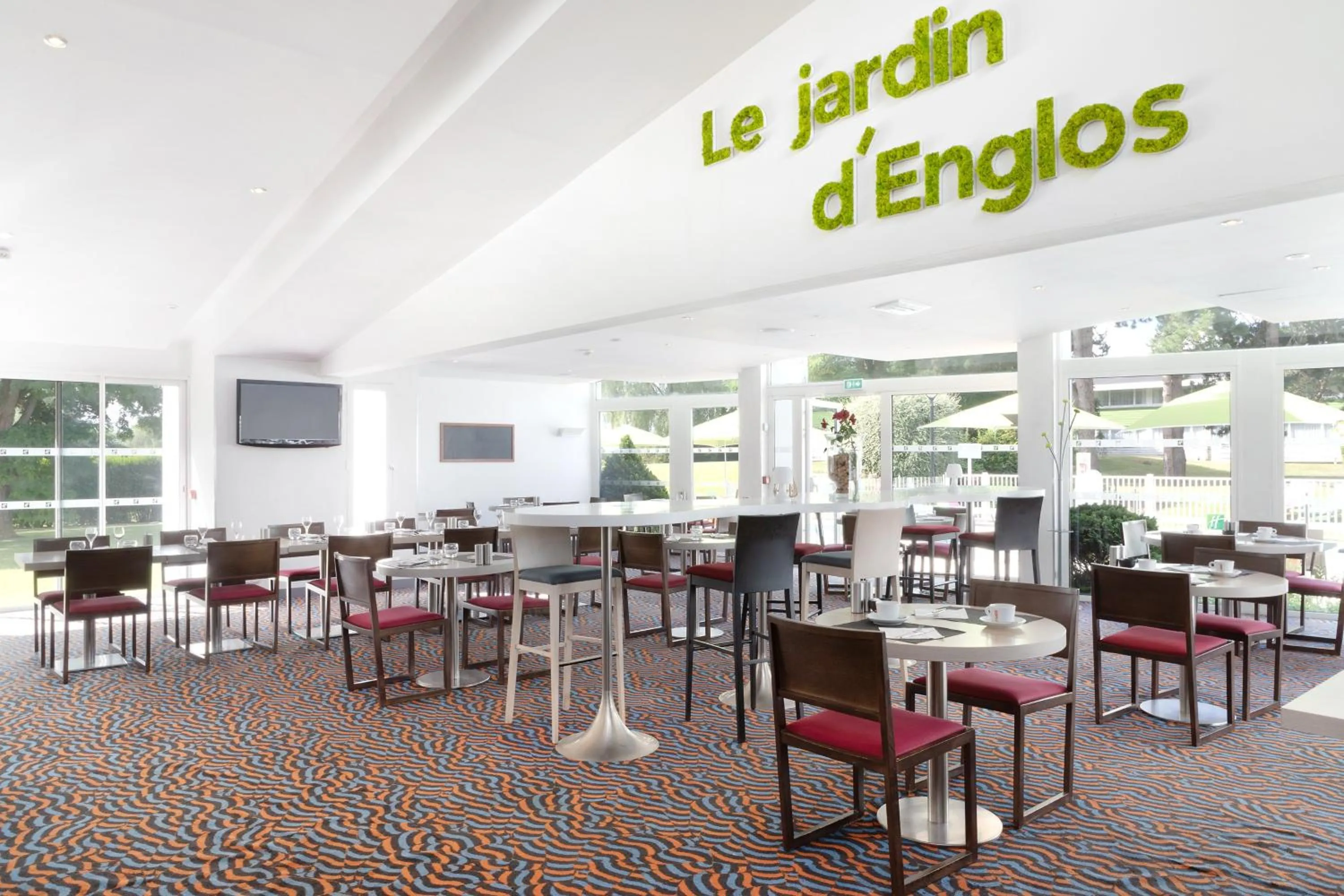 Restaurant/places to eat in Holiday Inn Lille Ouest Englos by IHG