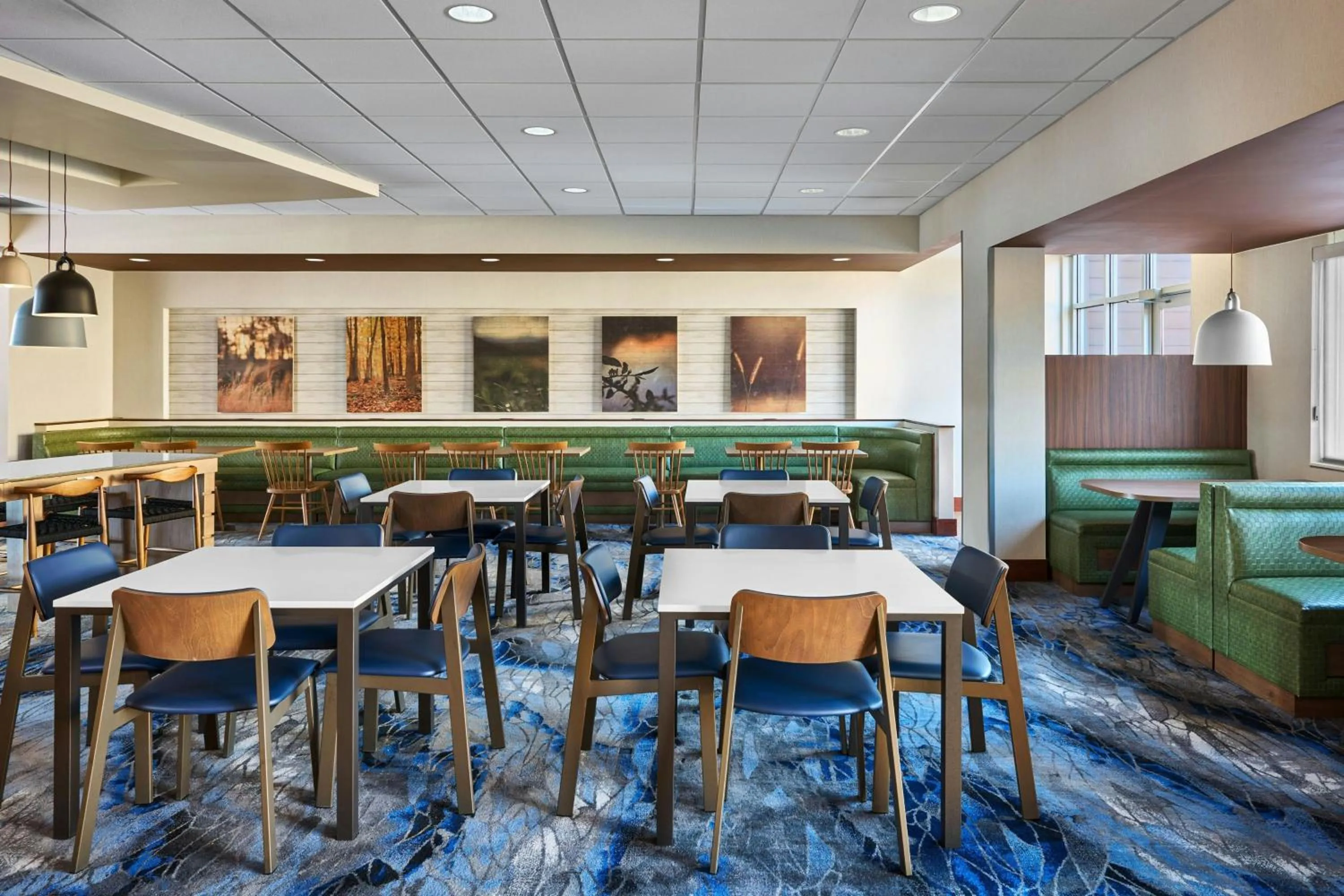Restaurant/places to eat in Fairfield by Marriott Inn & Suites Knoxville Turkey Creek