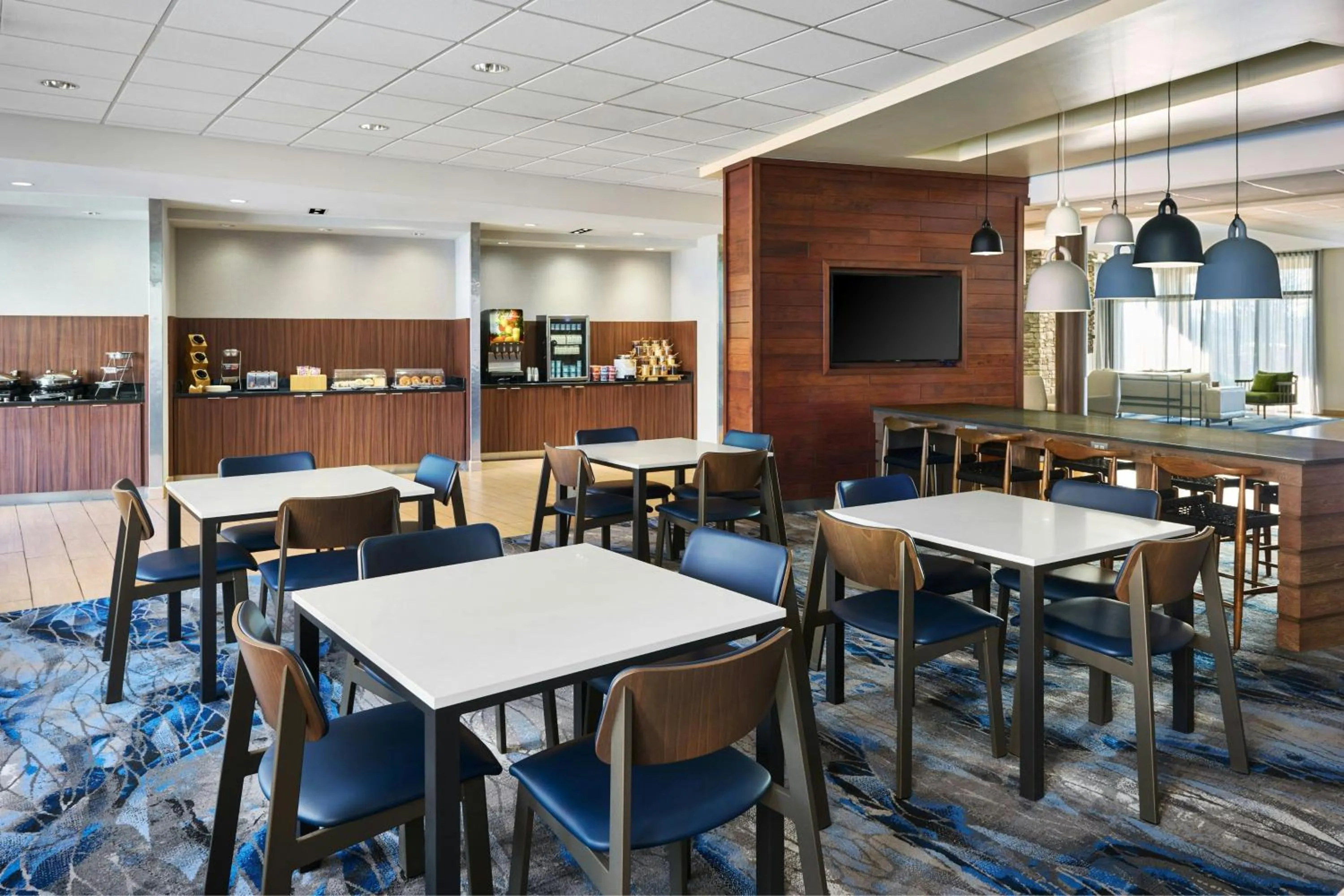 Breakfast in Fairfield by Marriott Inn & Suites Knoxville Turkey Creek