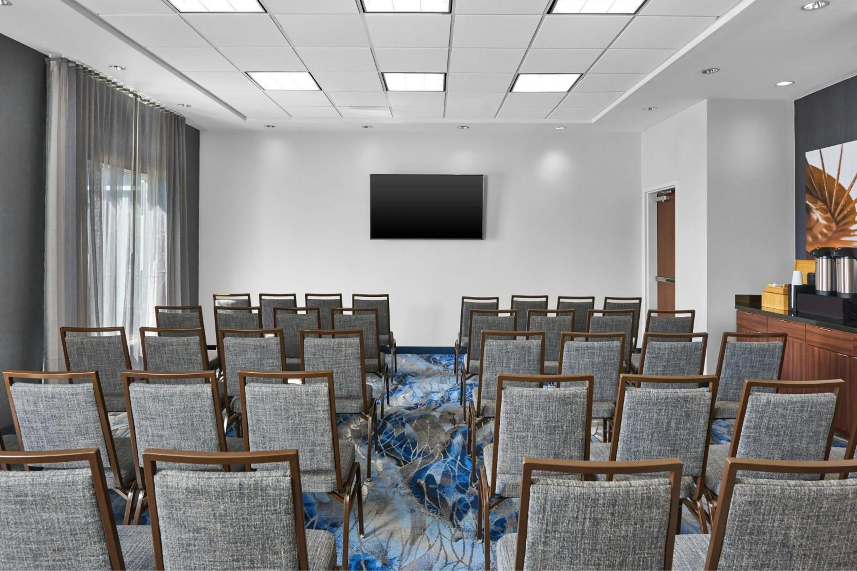 Meeting/conference room in Fairfield by Marriott Inn & Suites Knoxville Turkey Creek