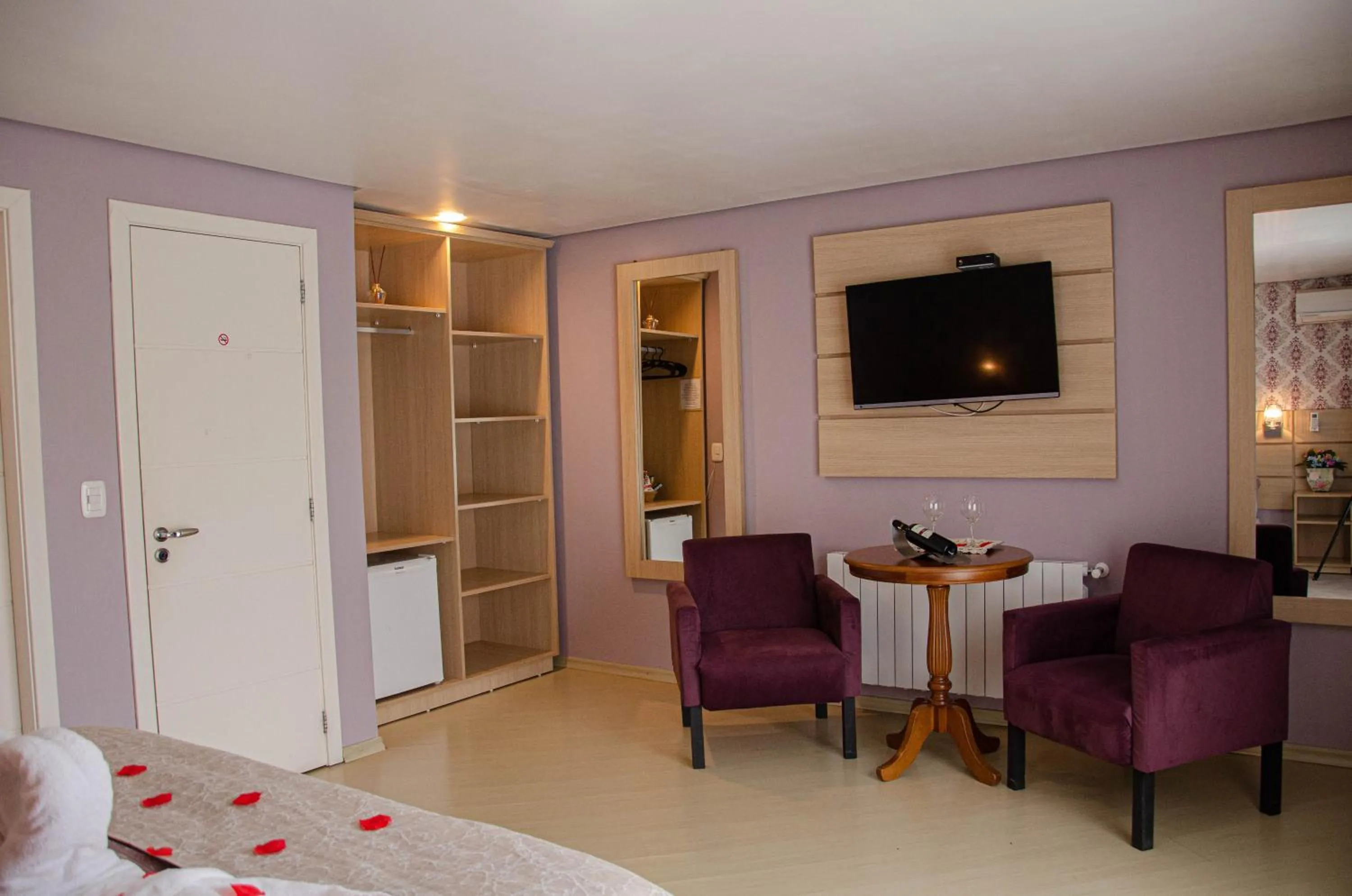 Photo of the whole room in Pousada Lanai Gramado