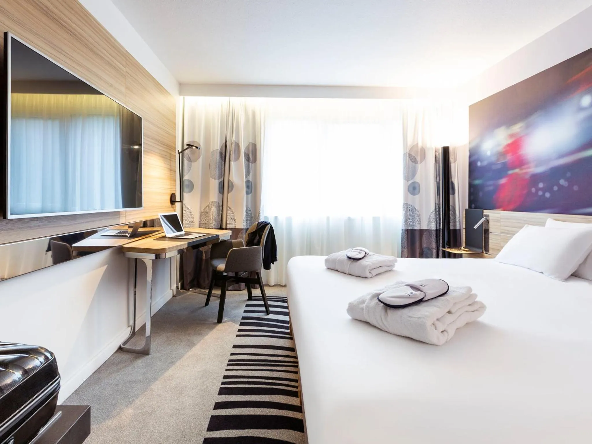 Bed in Novotel Limoges Le Lac