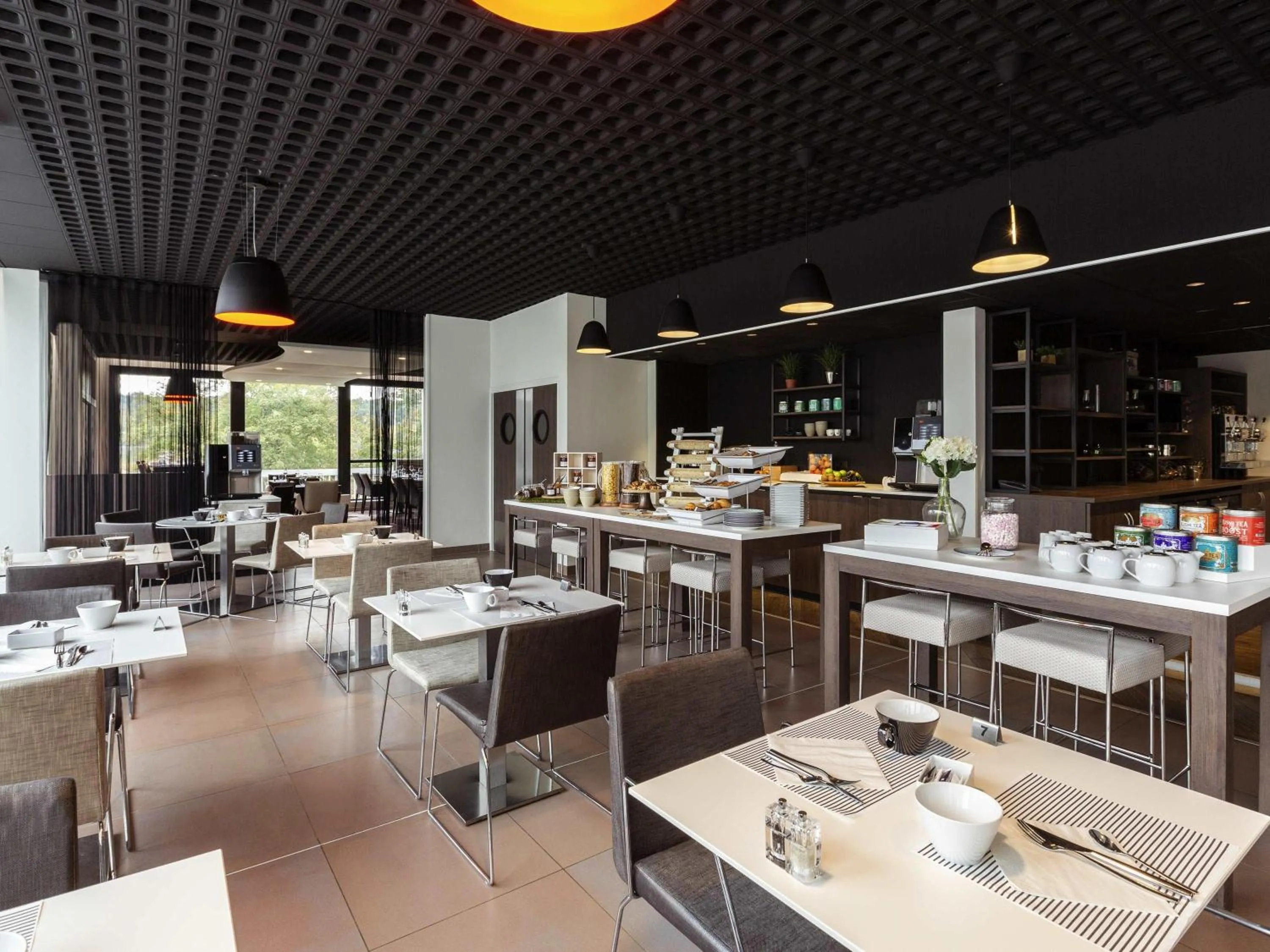 Restaurant/places to eat in Novotel Limoges Le Lac