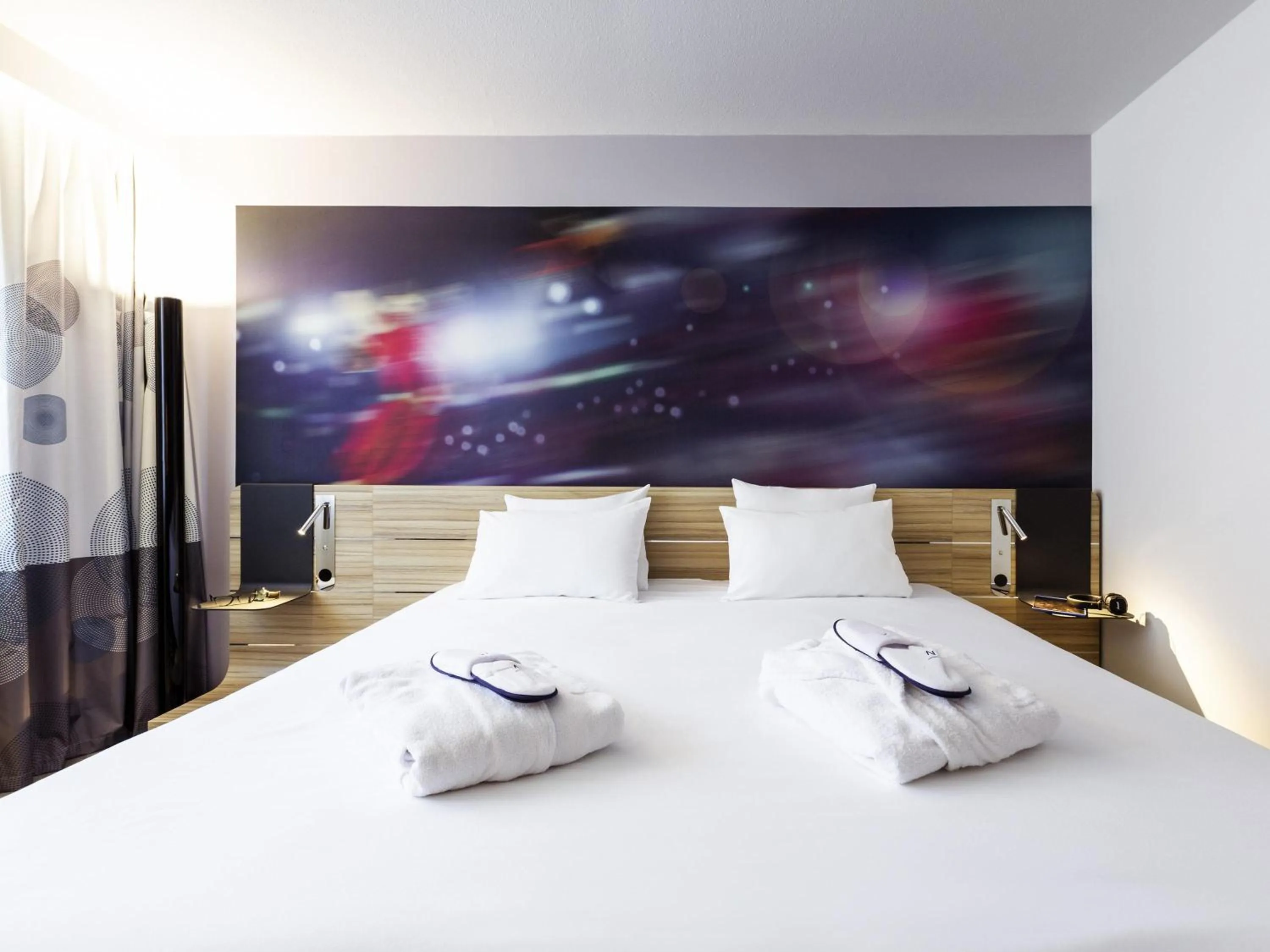 Bedroom, Bed in Novotel Limoges Le Lac