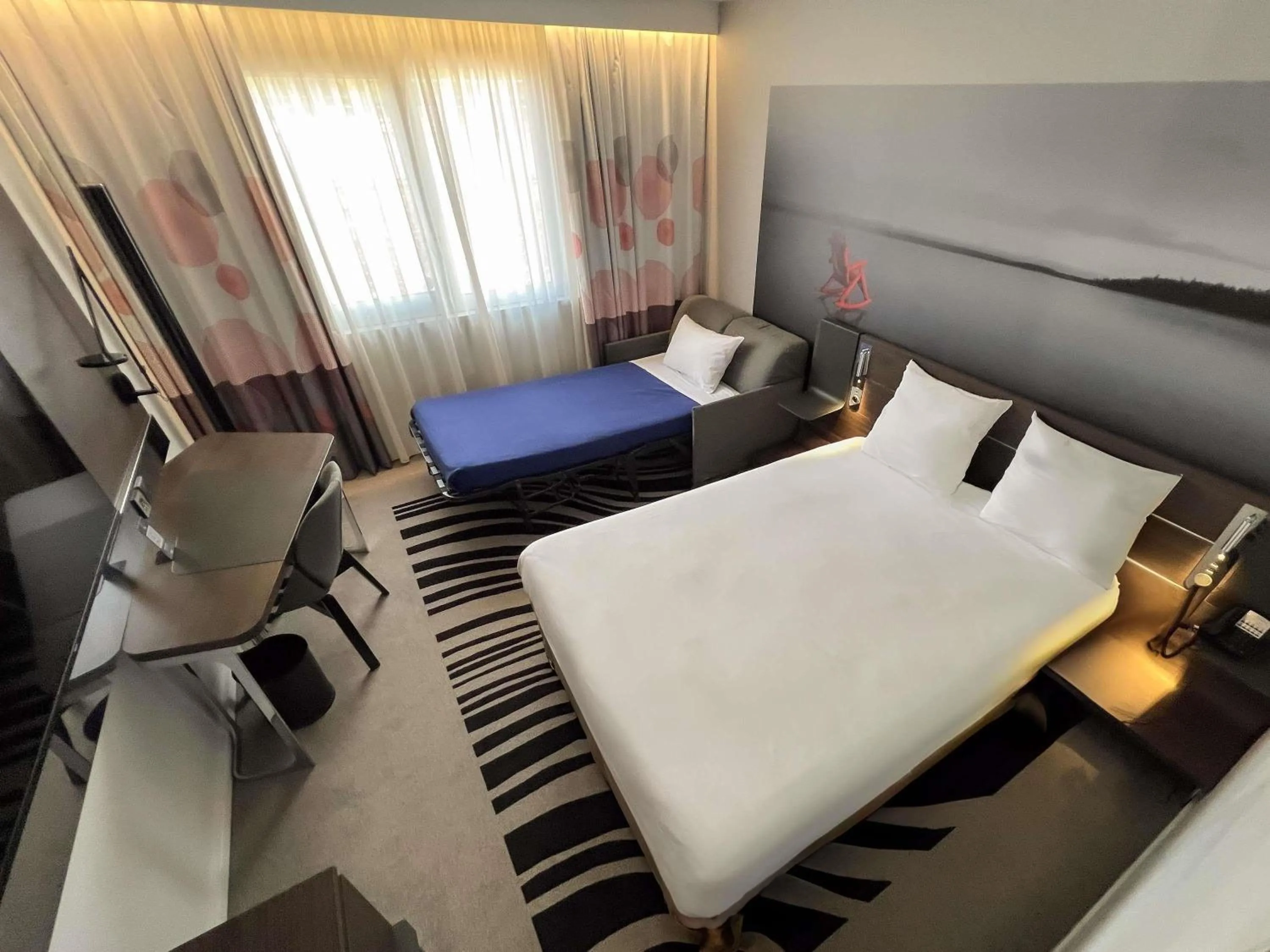 Bedroom, Bed in Novotel Limoges Le Lac