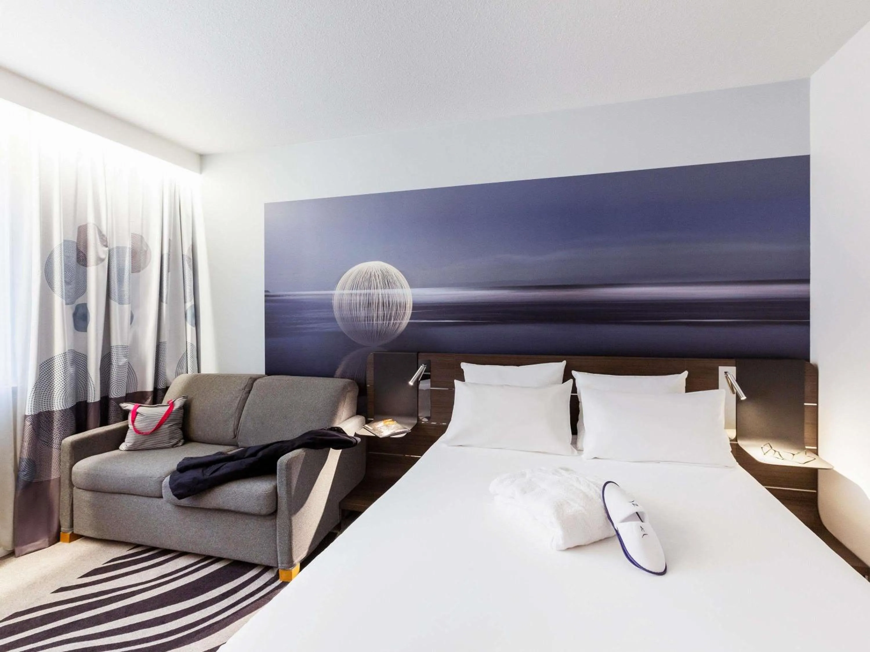 Bedroom, Bed in Novotel Limoges Le Lac