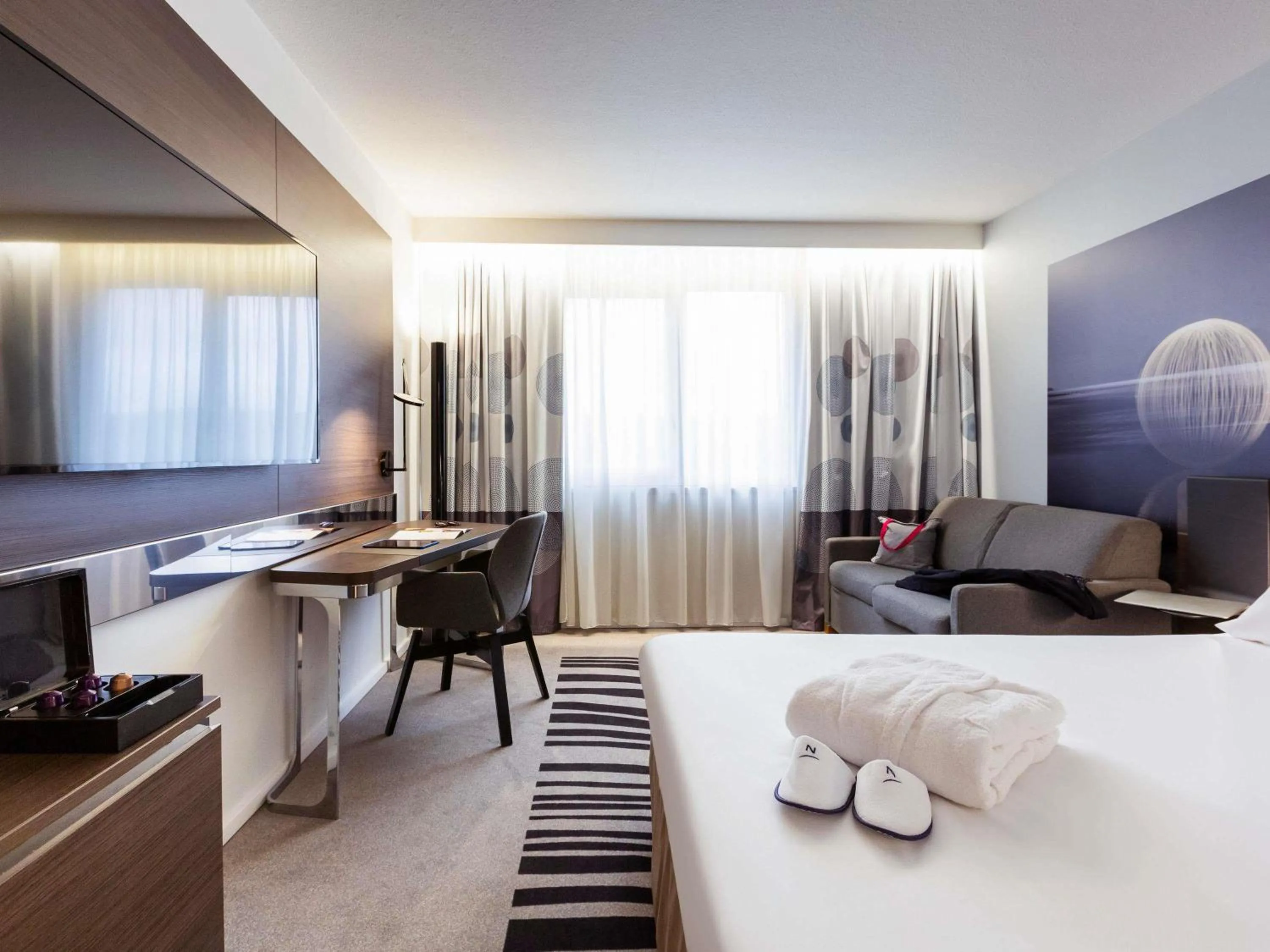 Bedroom, Bed in Novotel Limoges Le Lac