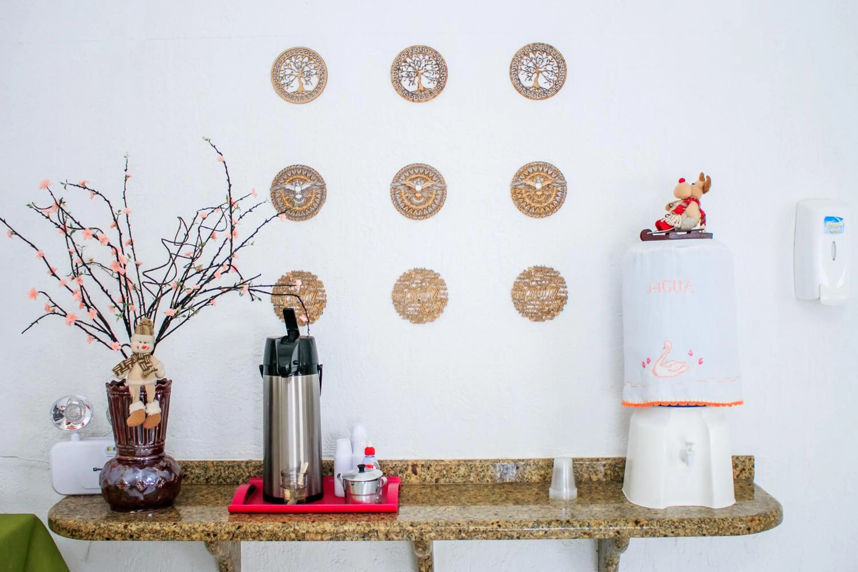 Restaurant/places to eat in Hotel Palugi