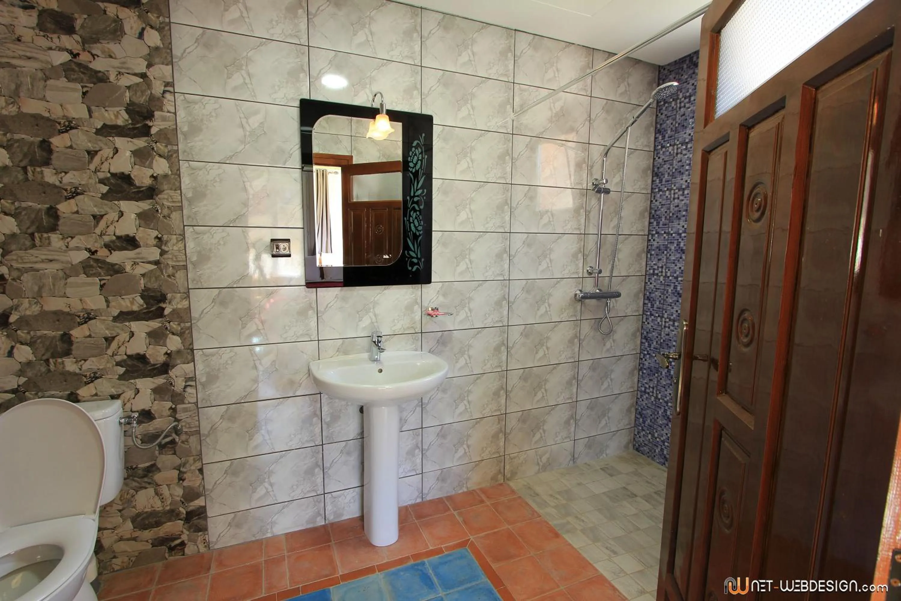 Bathroom in Hotel New Mars Dades
