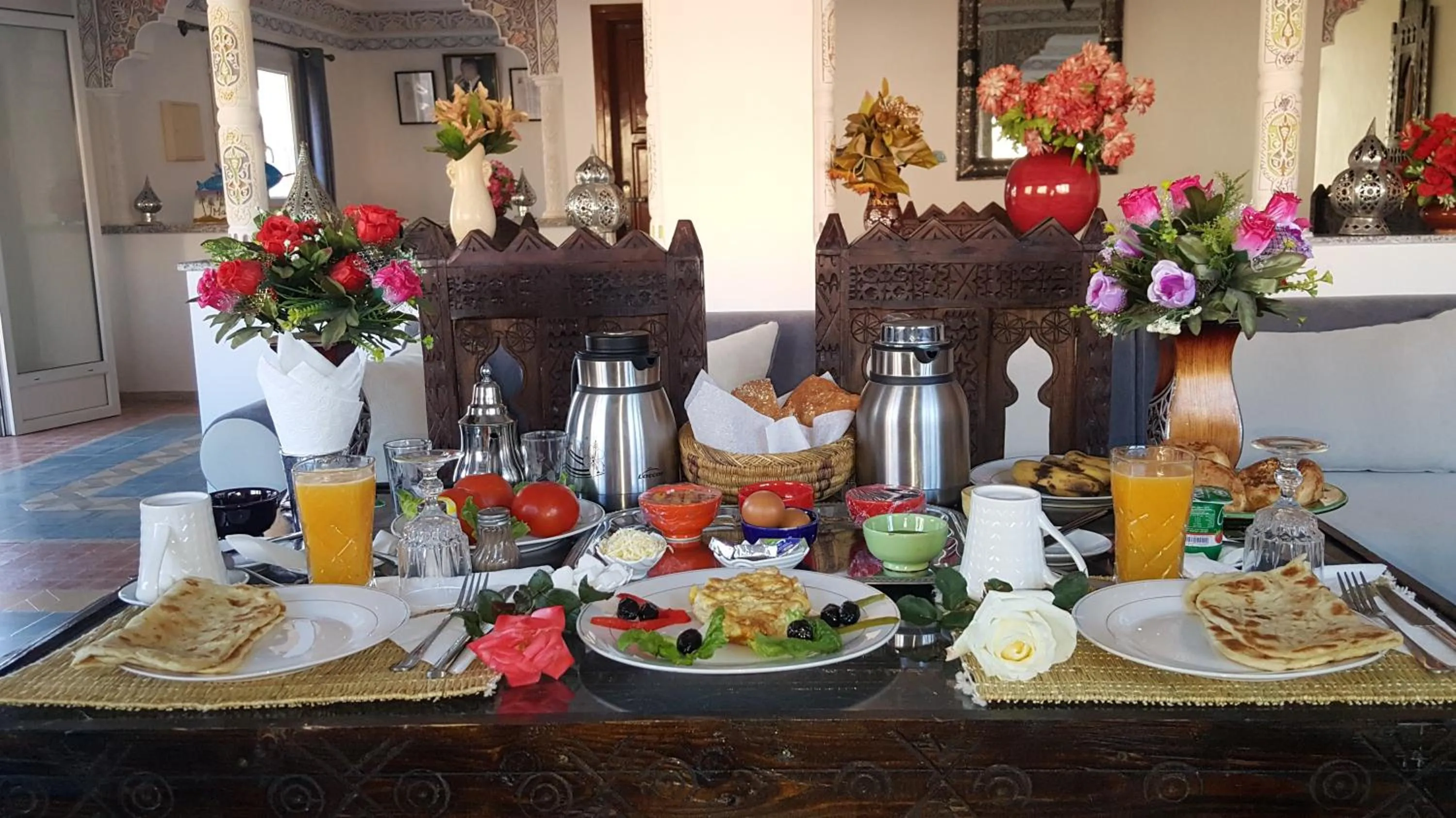 Buffet breakfast in Hotel New Mars Dades