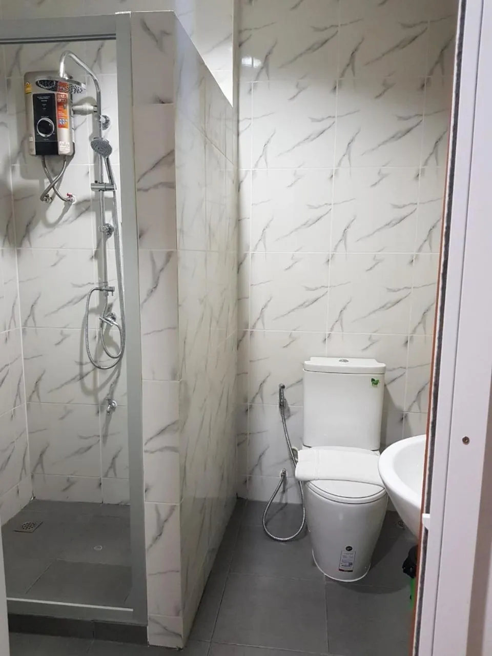 Bathroom in River Kwai View Hotel Kanchanaburi