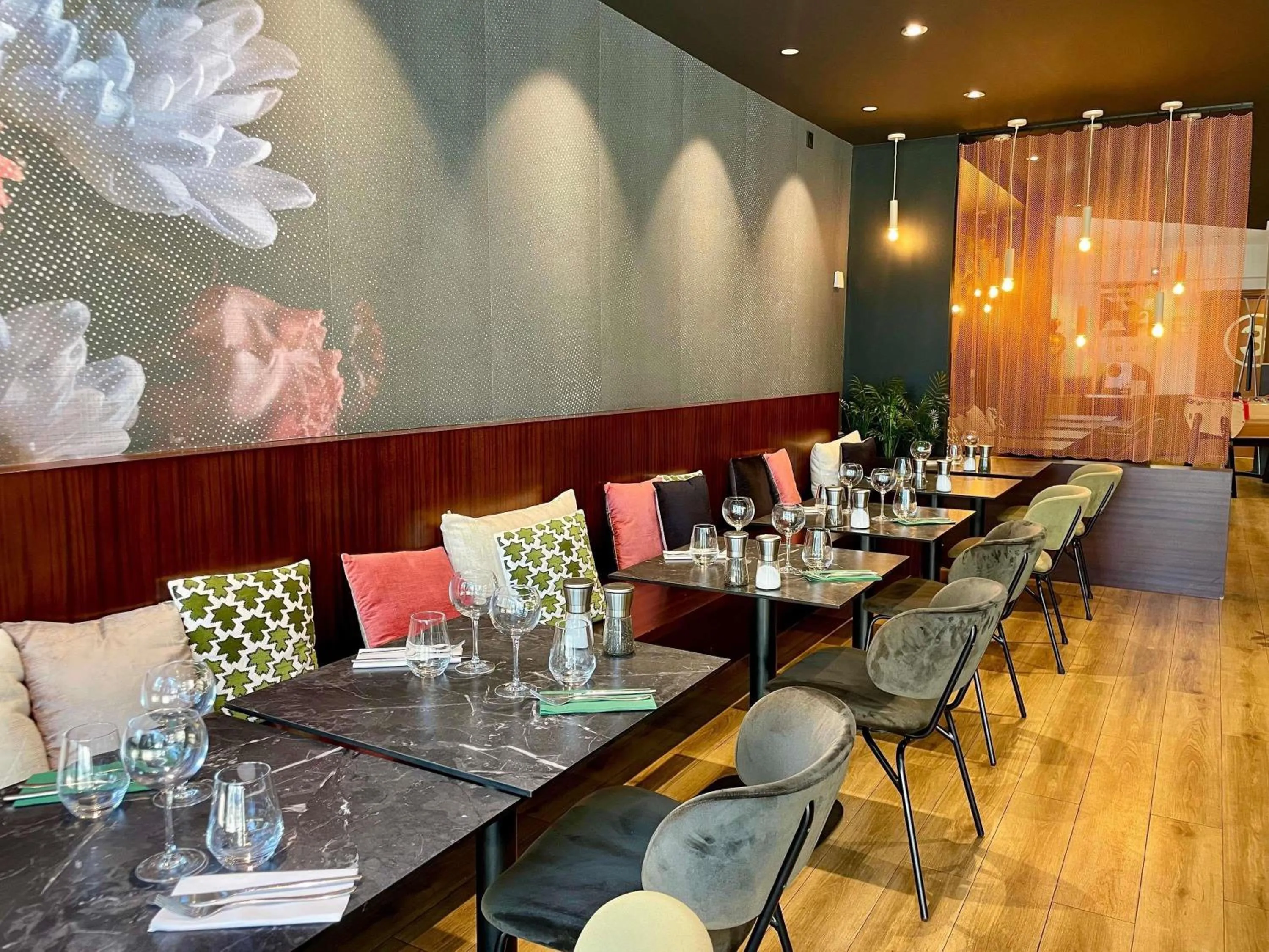 Restaurant/places to eat in ibis Styles Lorient Caudan