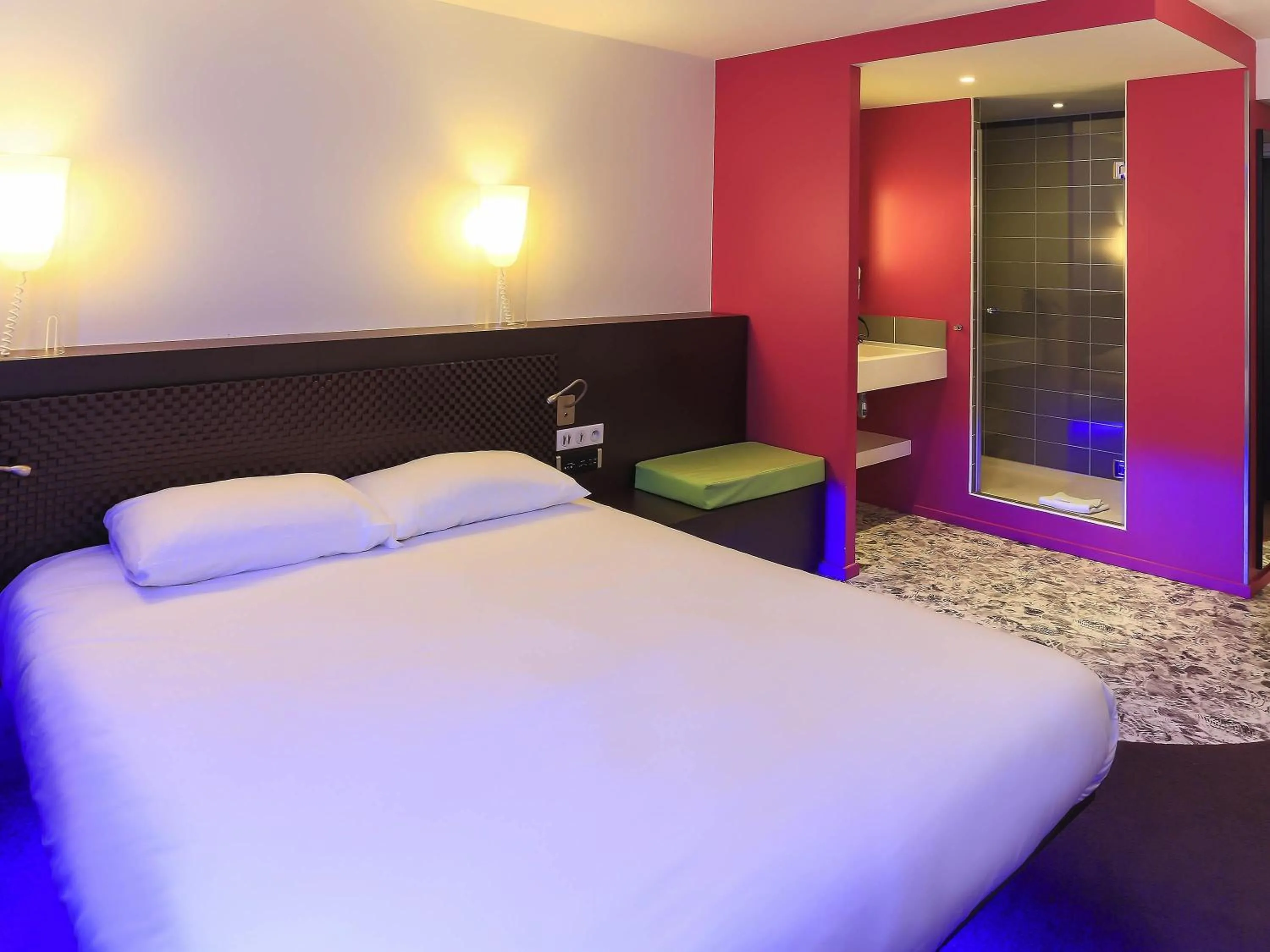 Bedroom, Bed in ibis Styles Lorient Caudan