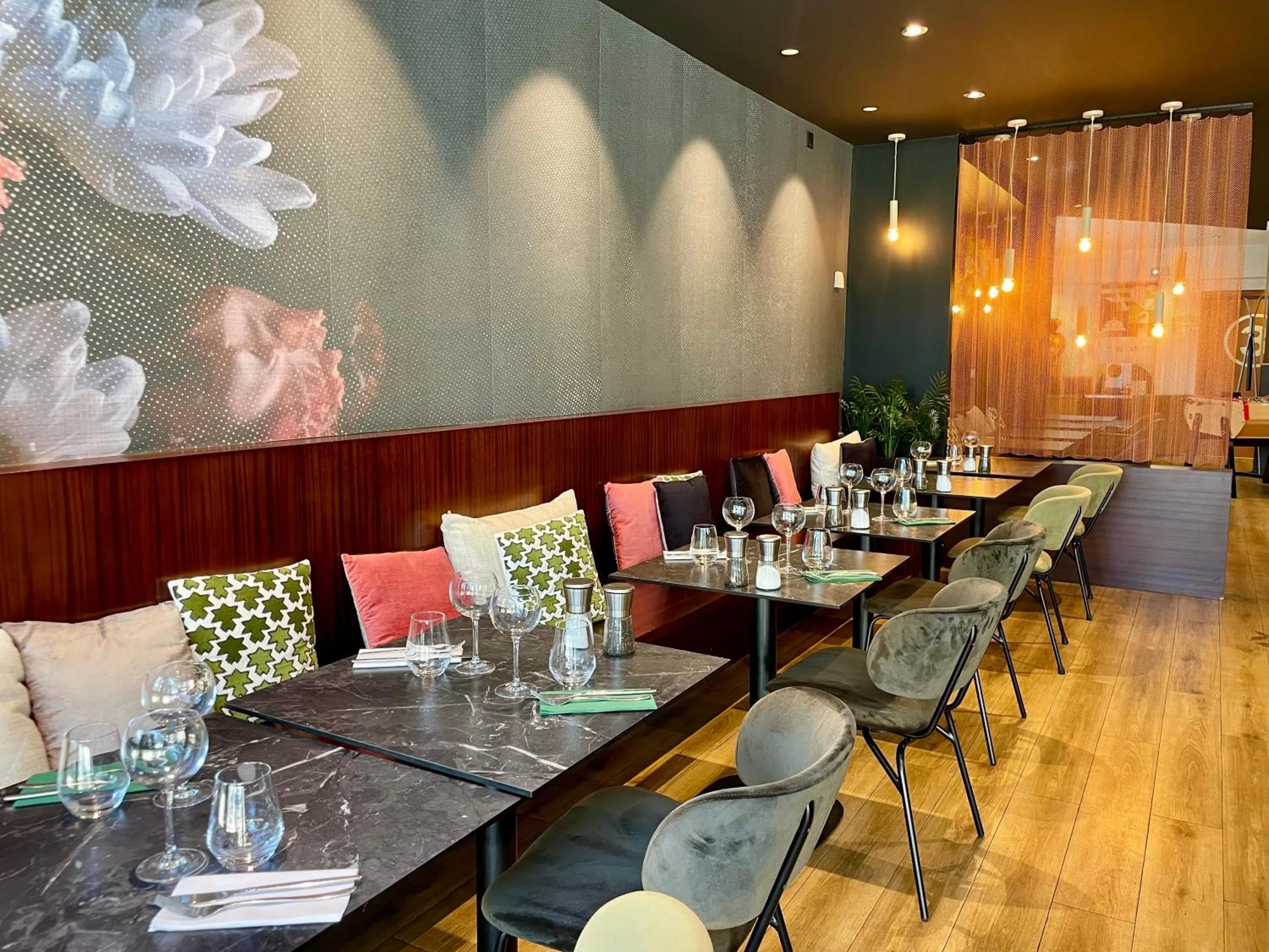 Restaurant/places to eat in ibis Styles Lorient Caudan