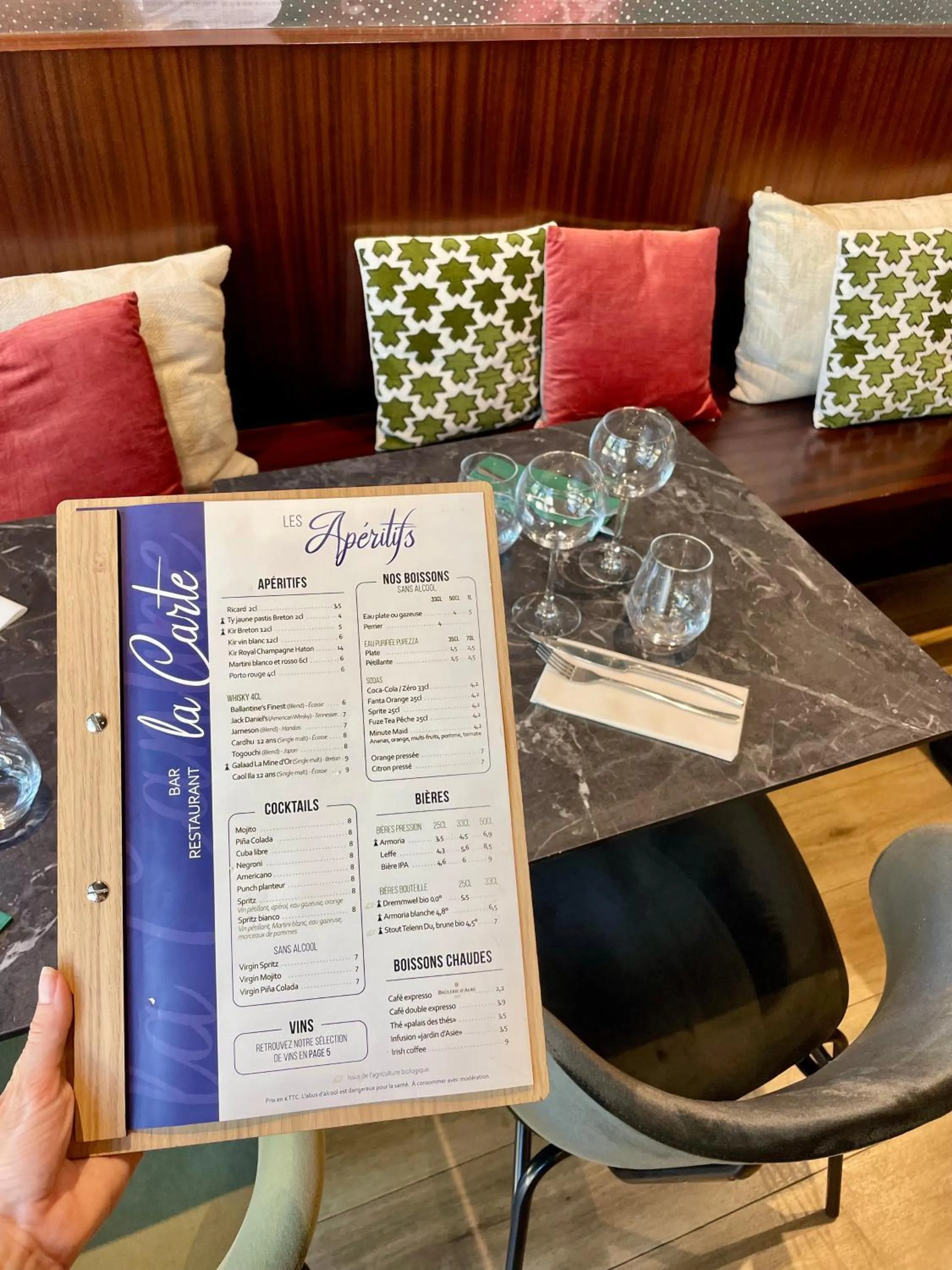 Restaurant/places to eat in ibis Styles Lorient Caudan