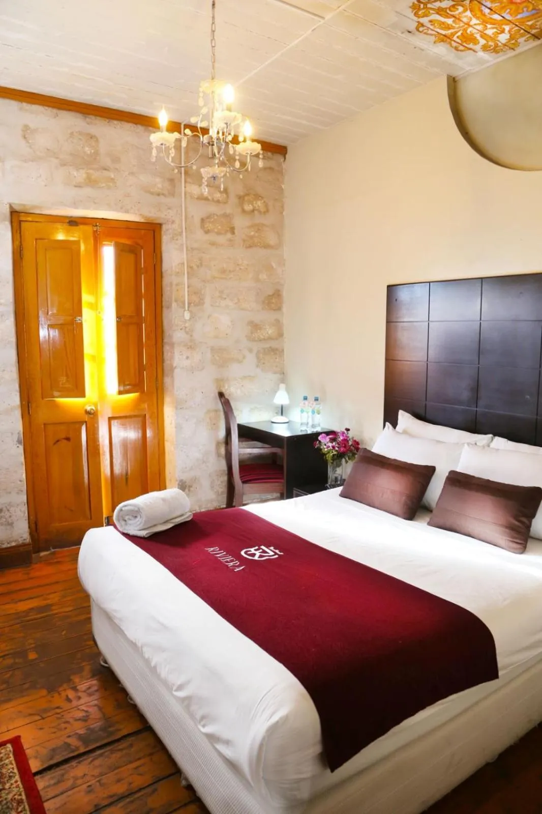 Hoteles Riviera Colonial