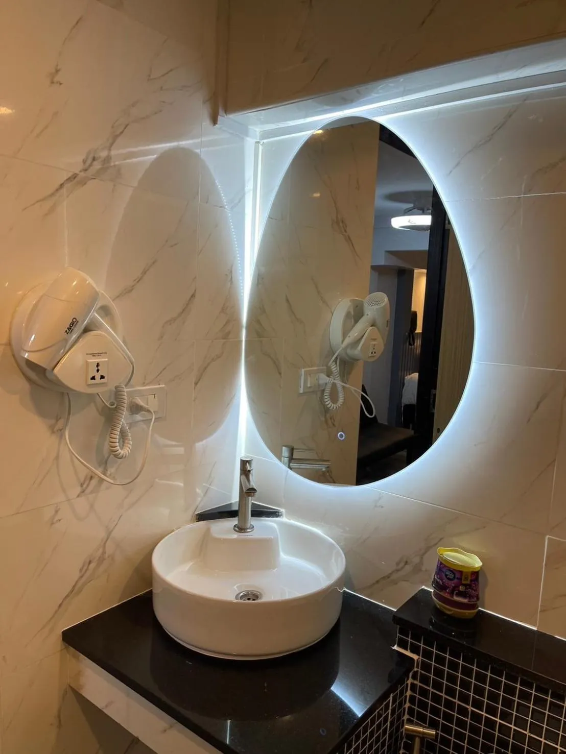 Bathroom in Acozyposhtel