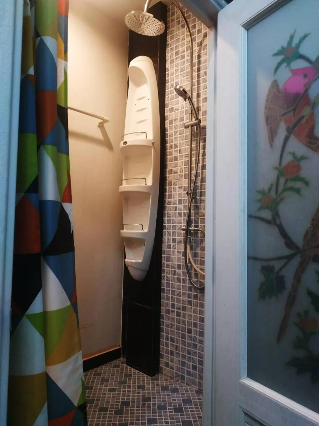 Shower in Acozyposhtel