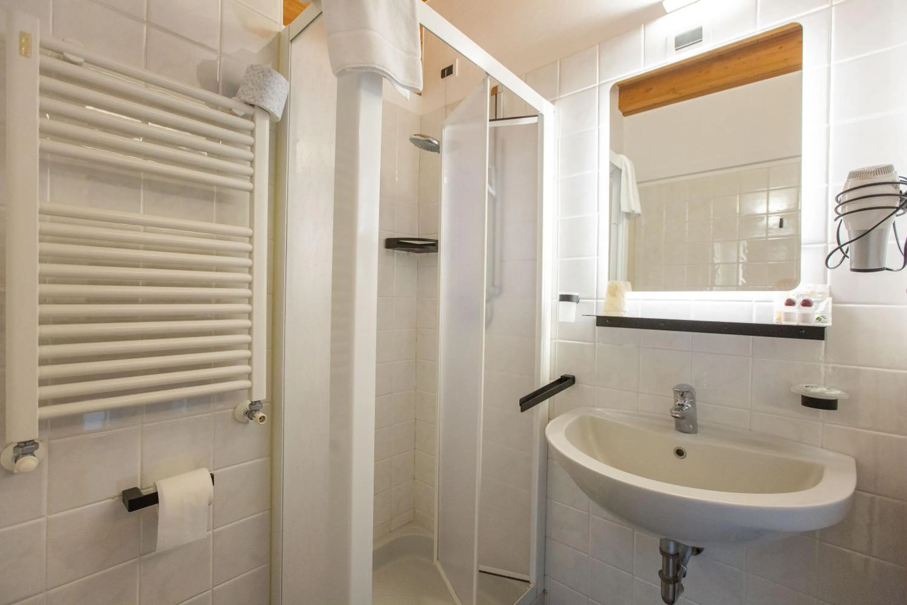 Shower in Albergo Del Sole