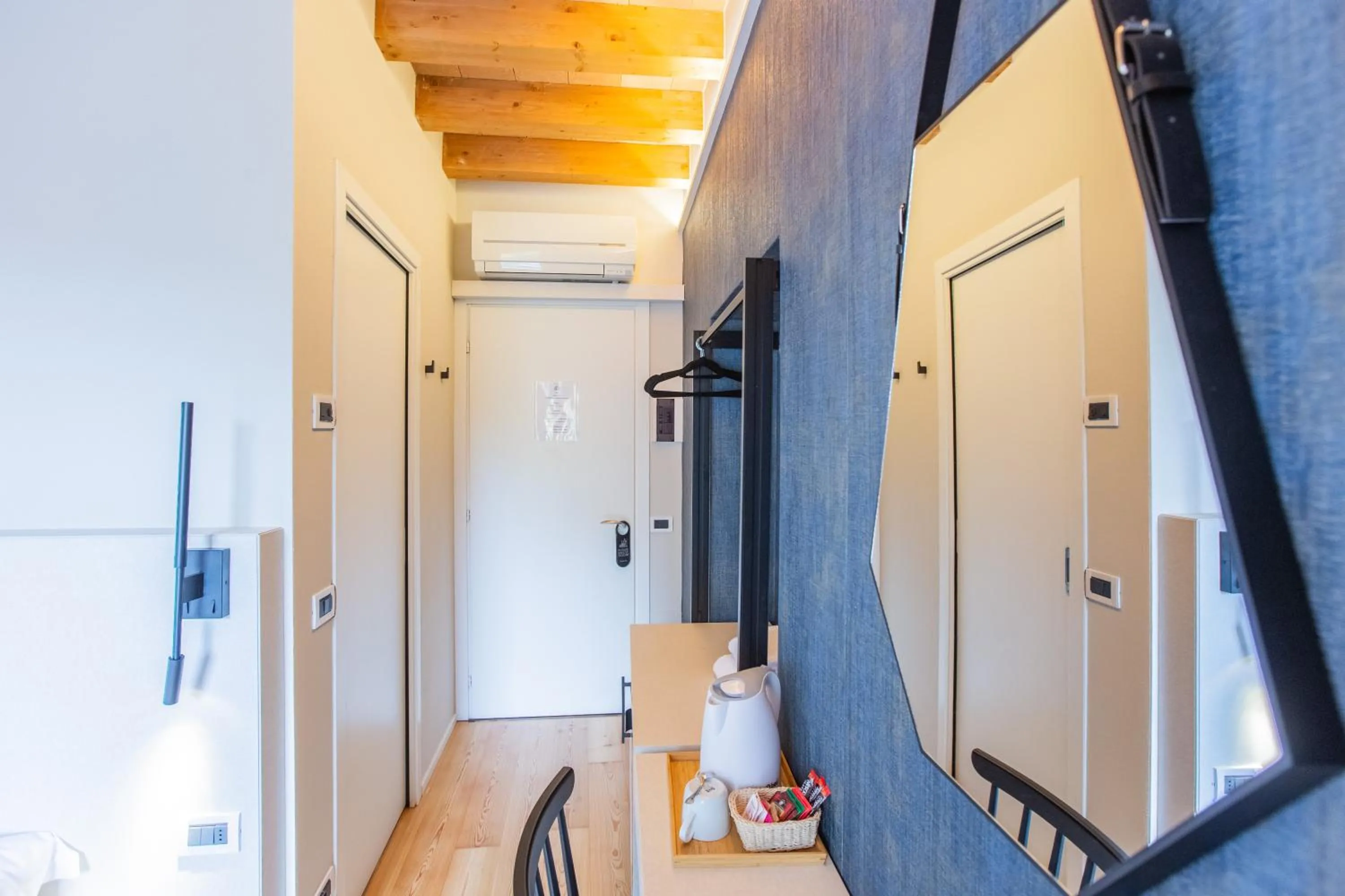 wardrobe in Albergo Del Sole