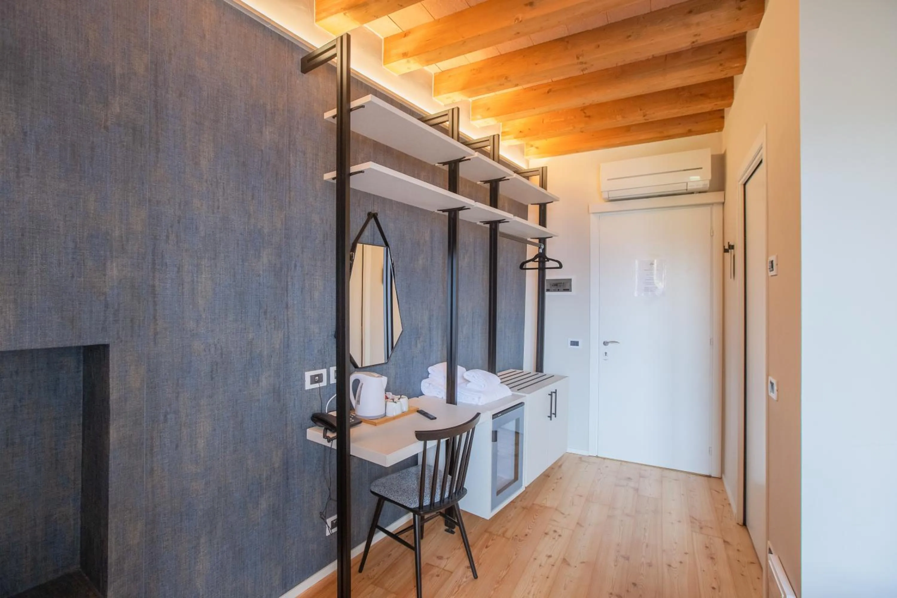 wardrobe in Albergo Del Sole