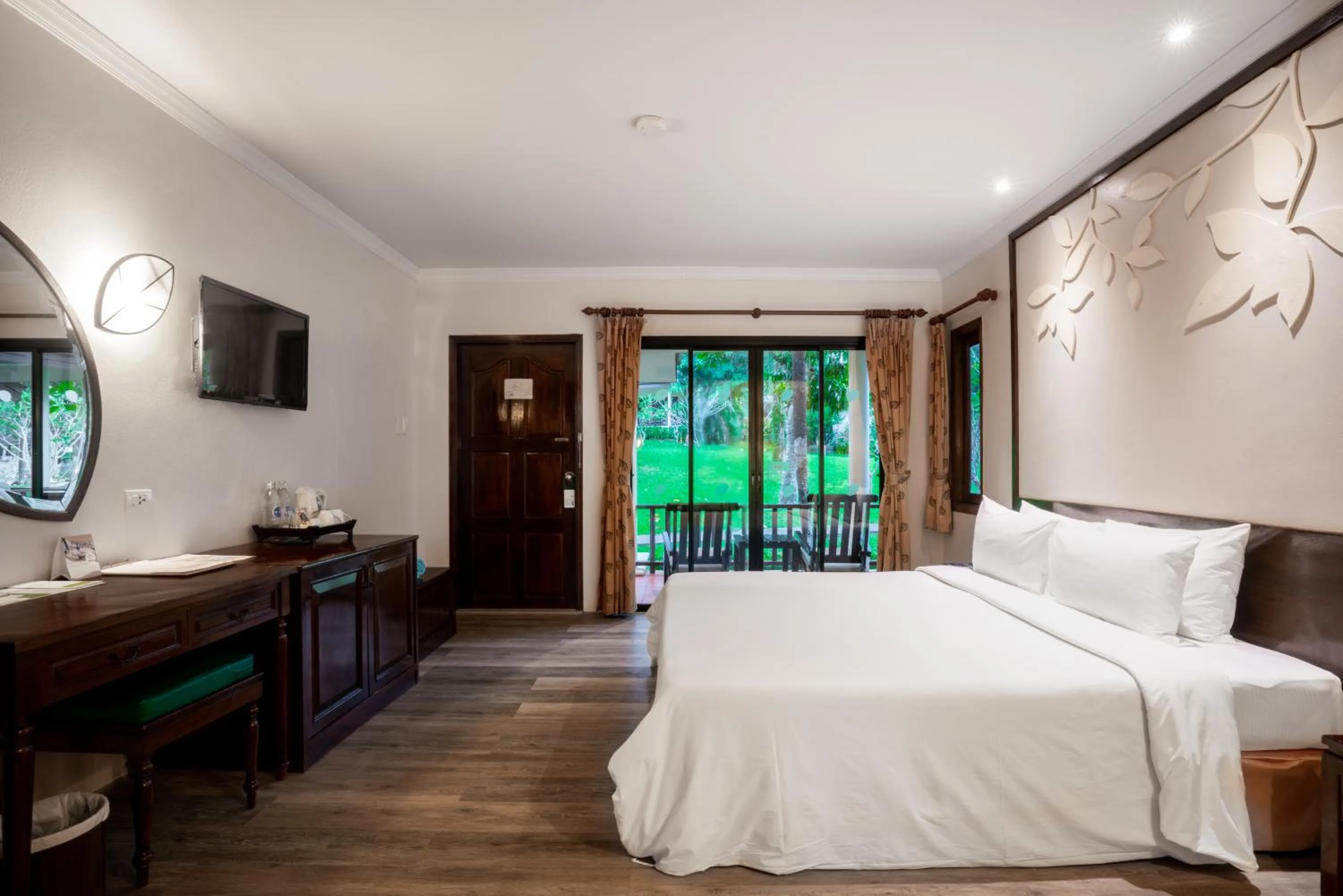 Bedroom, Bed in The Leaf on The Sands by Katathani - SHA Extra Plus