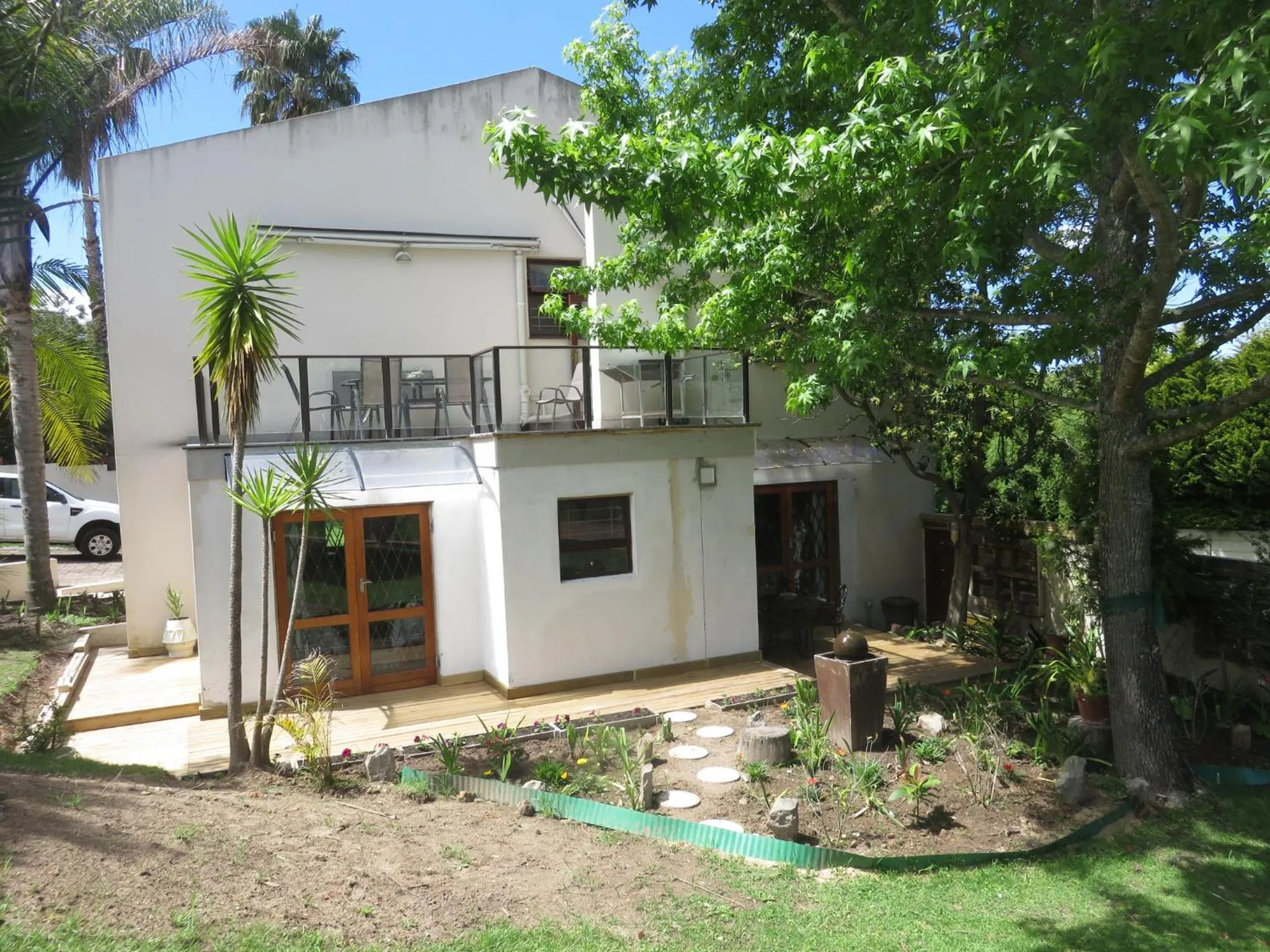 Property building in Cul de Sac - Accommodation