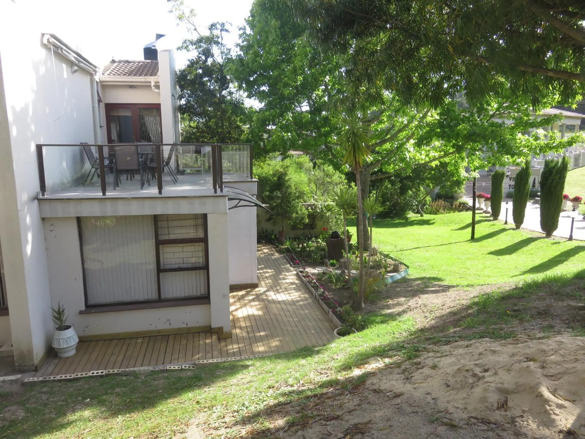 Cul de Sac - Accommodation