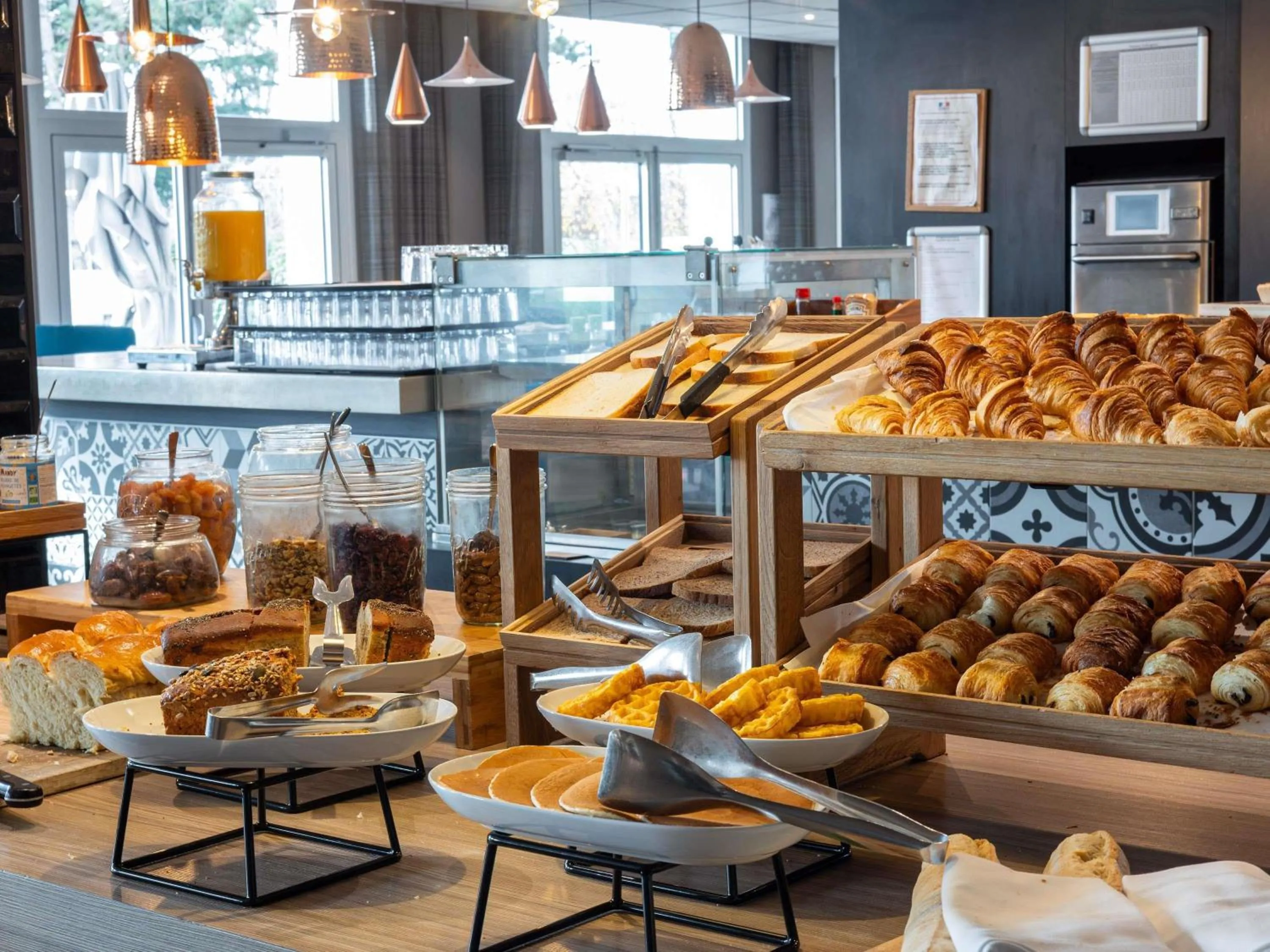 Breakfast in Novotel Saint-Quentin en Yvelines