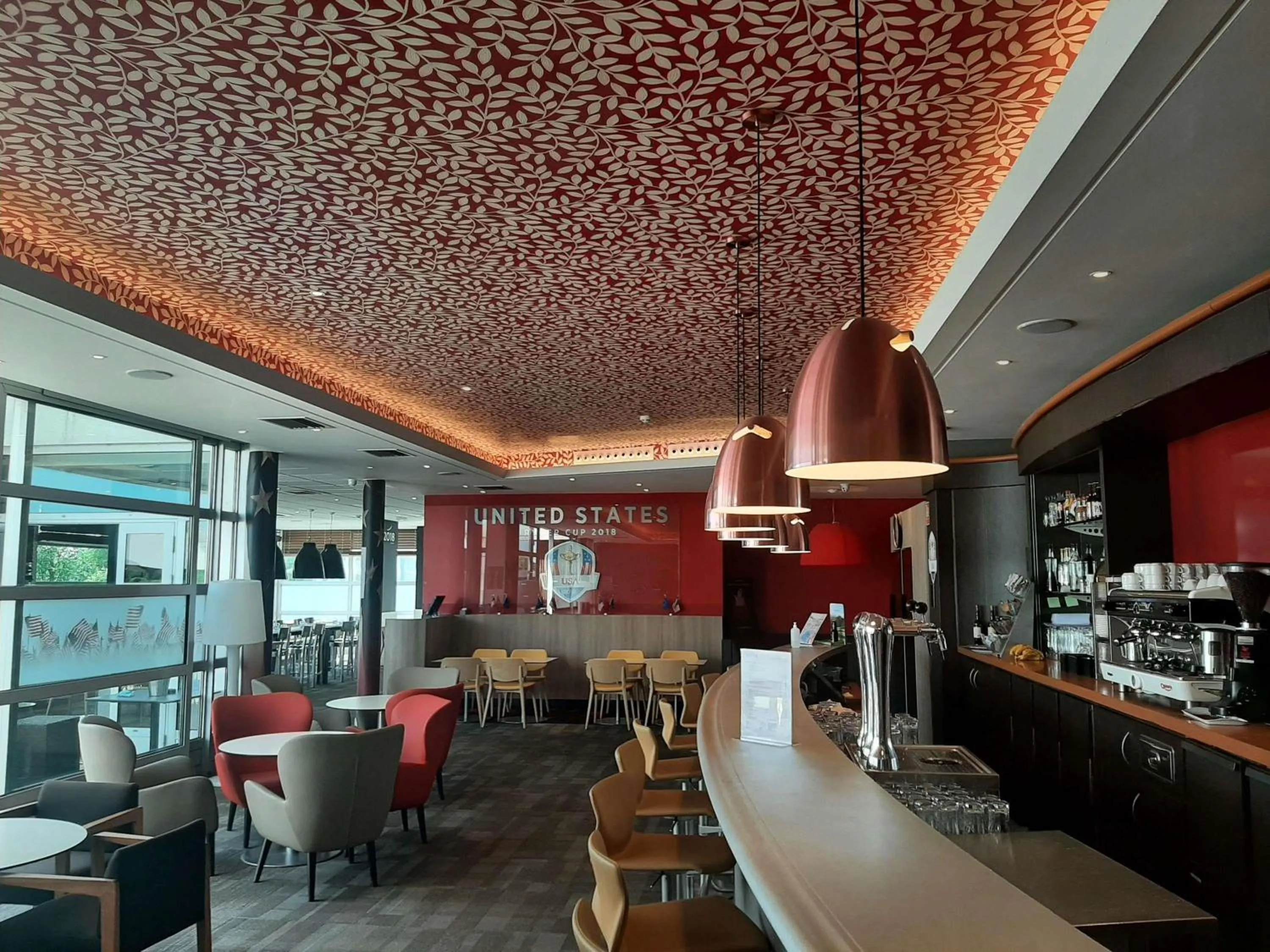 Restaurant/places to eat in Novotel Saint-Quentin en Yvelines