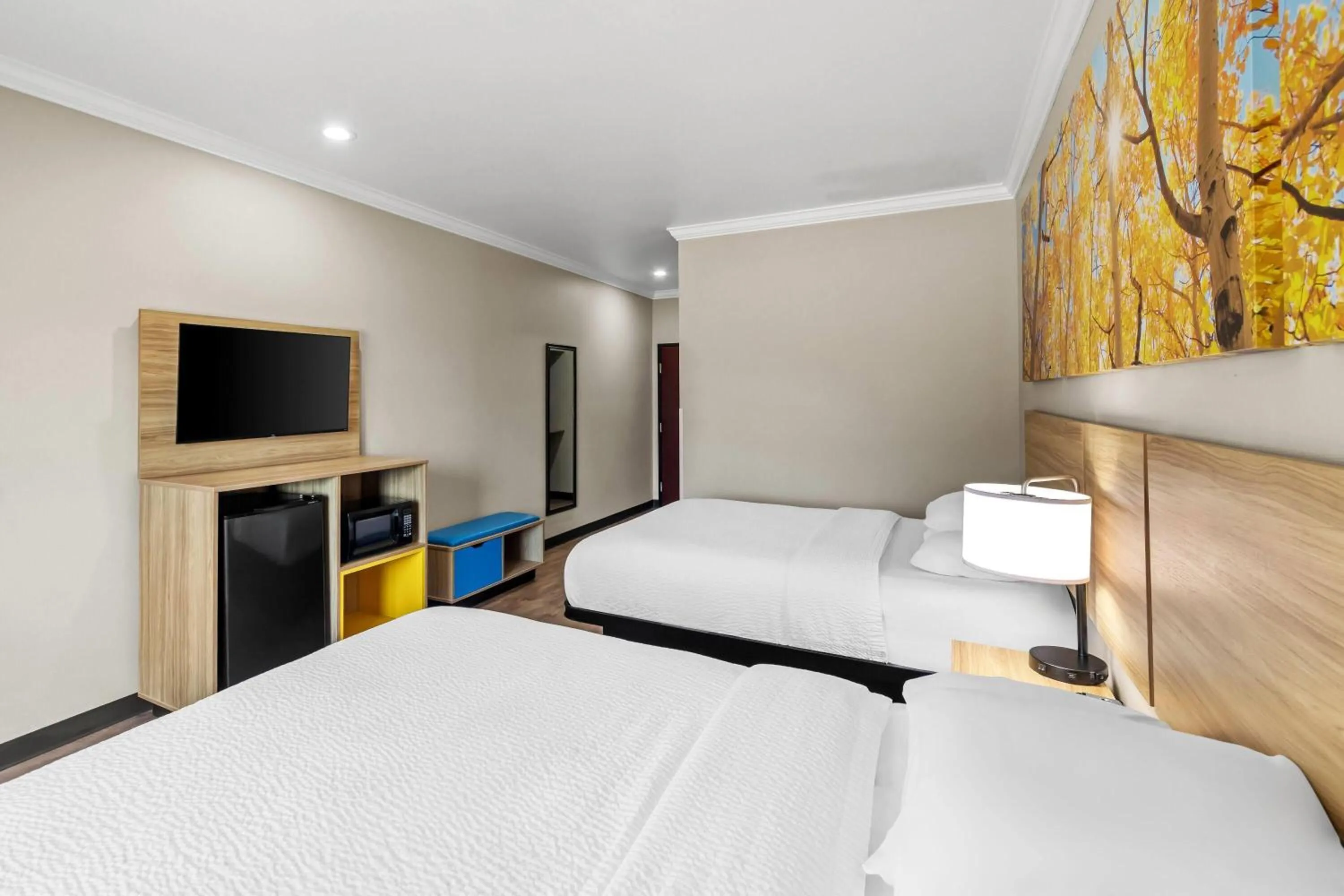 Bed in Days Inn by Wyndham Rockdale Texas