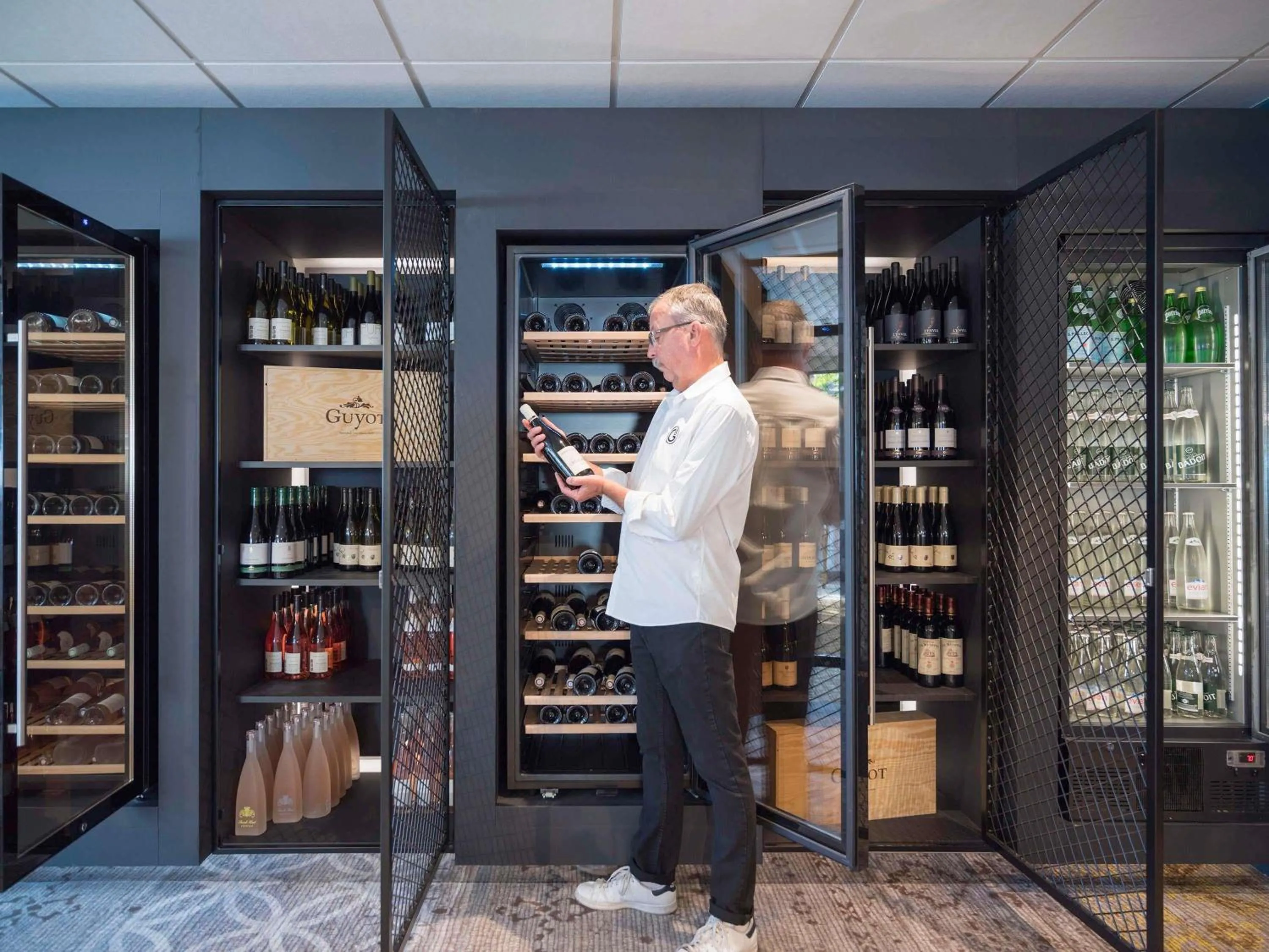 Restaurant/places to eat in Novotel Lyon Bron Meeting & Events