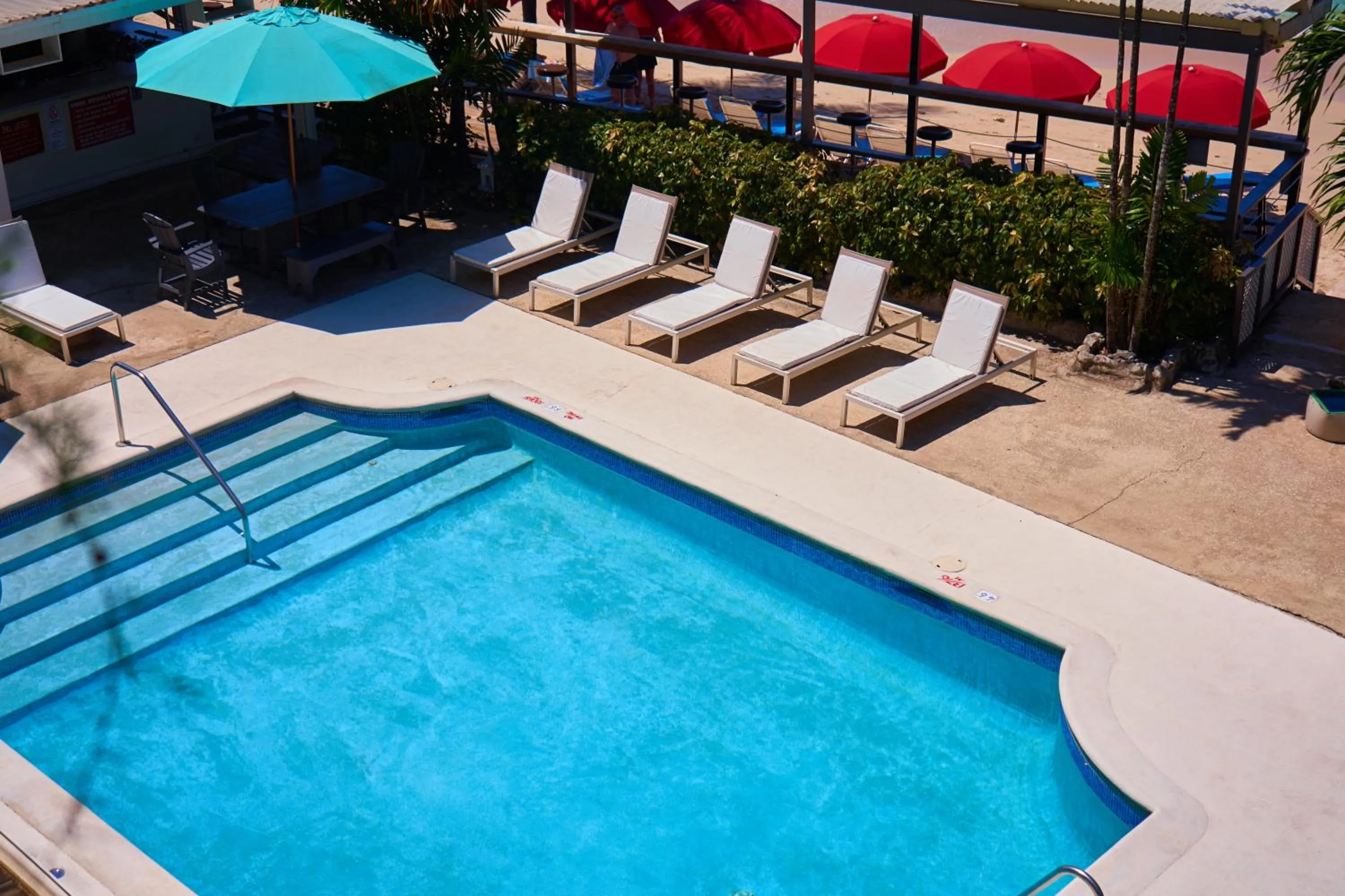 Pool view in Tropical Sunset Beach Apartment Hotel