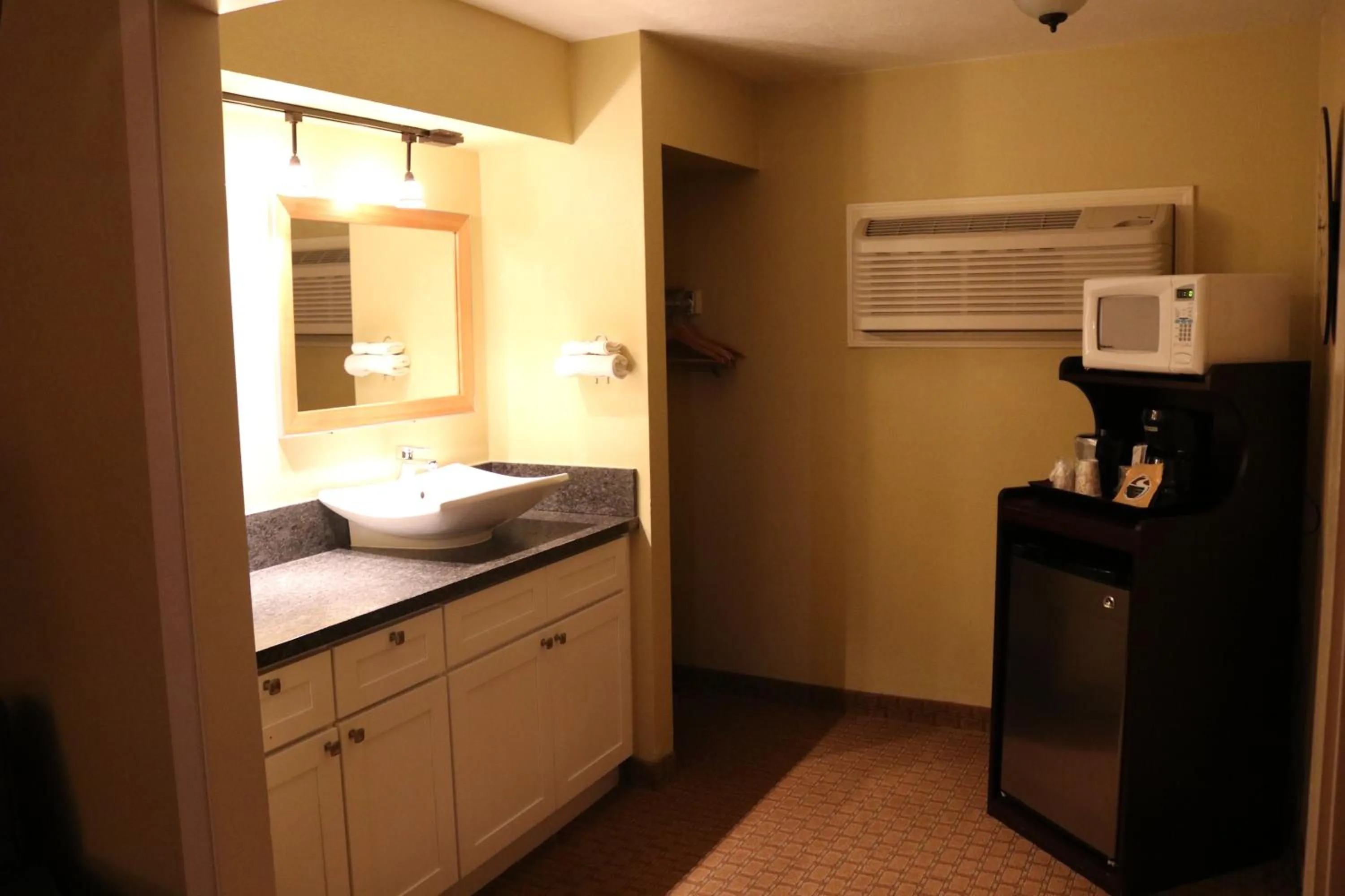 Bathroom in Lake View Lodge