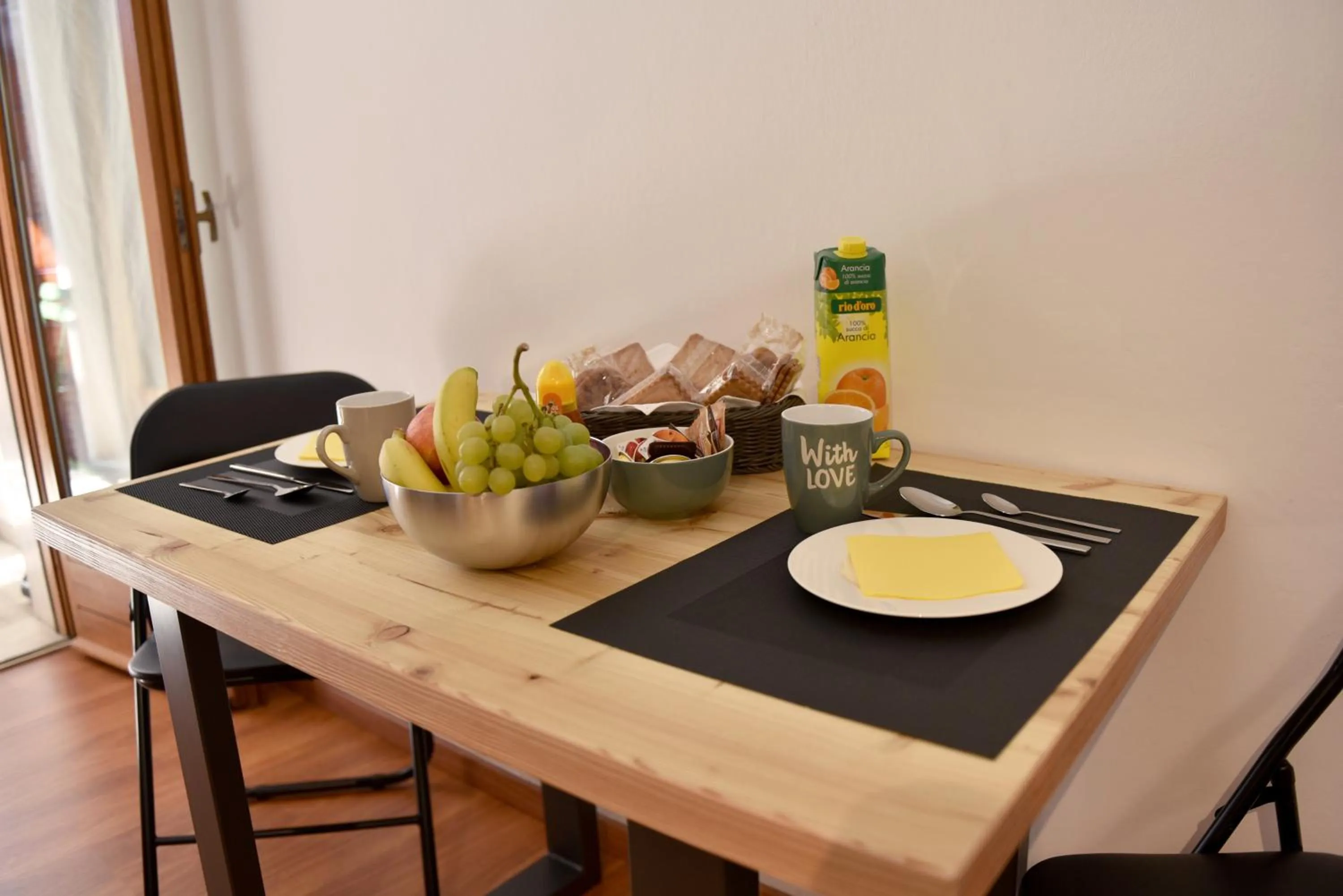Dining area in B&B DEL VIAGGIATORE