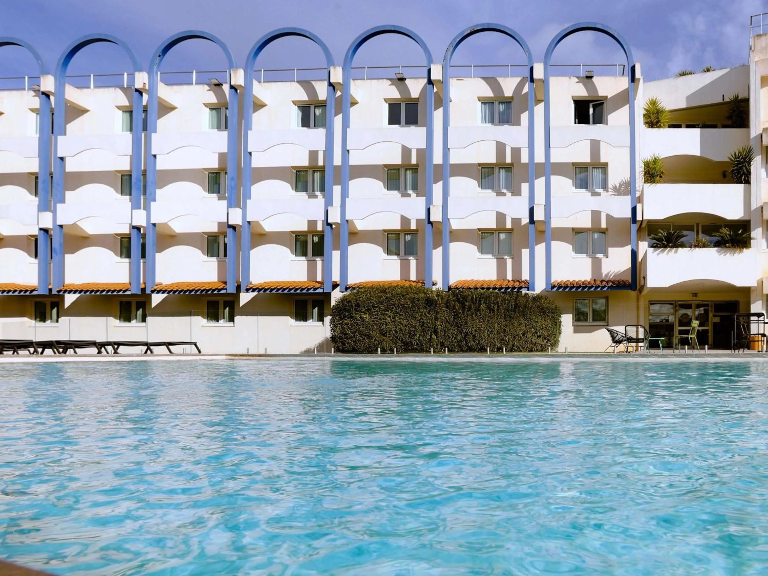 Pool view in Novotel Montpellier