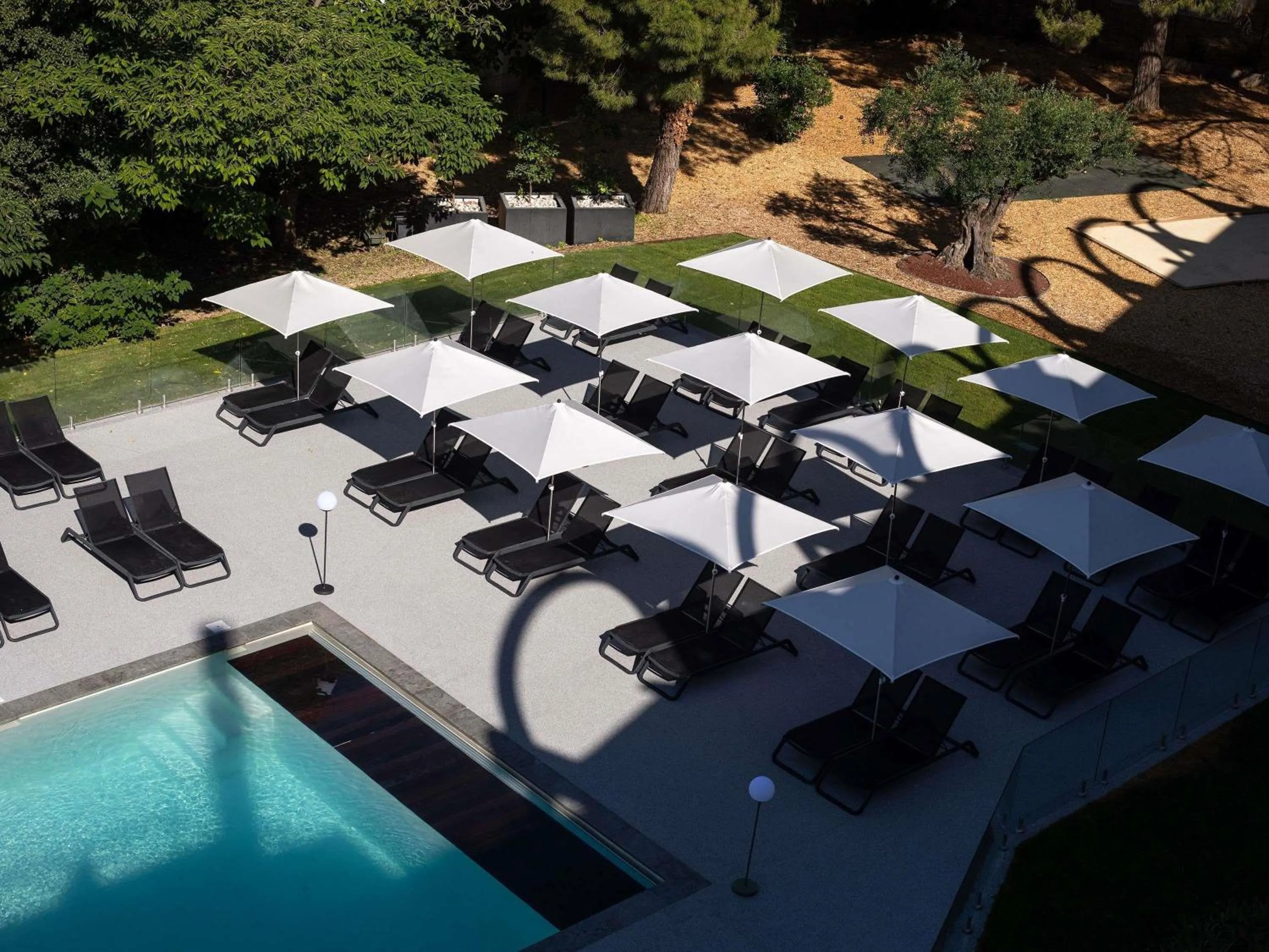 Pool view in Novotel Montpellier