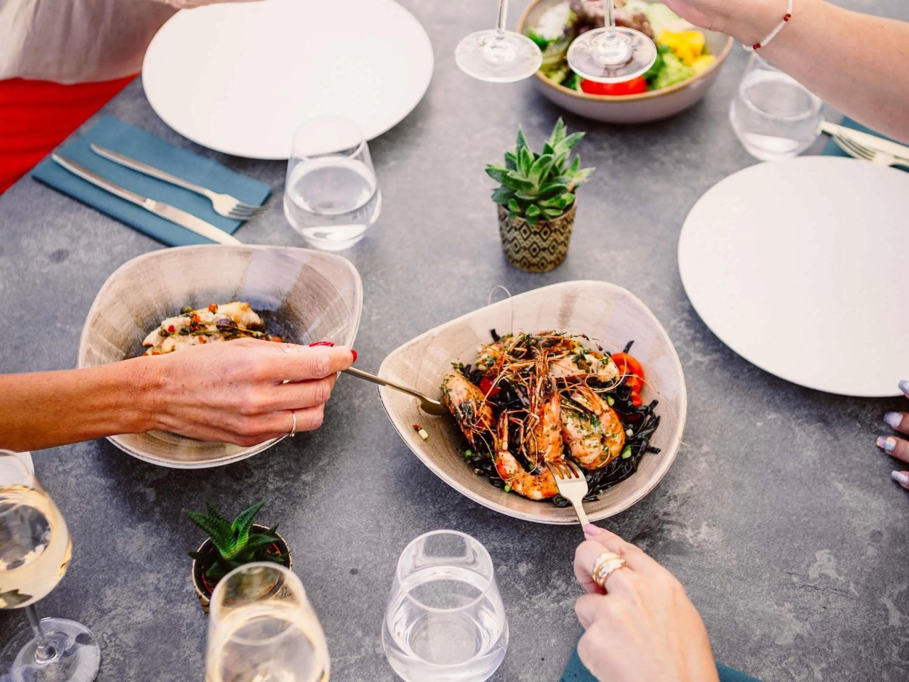 Restaurant/places to eat in Novotel Montpellier