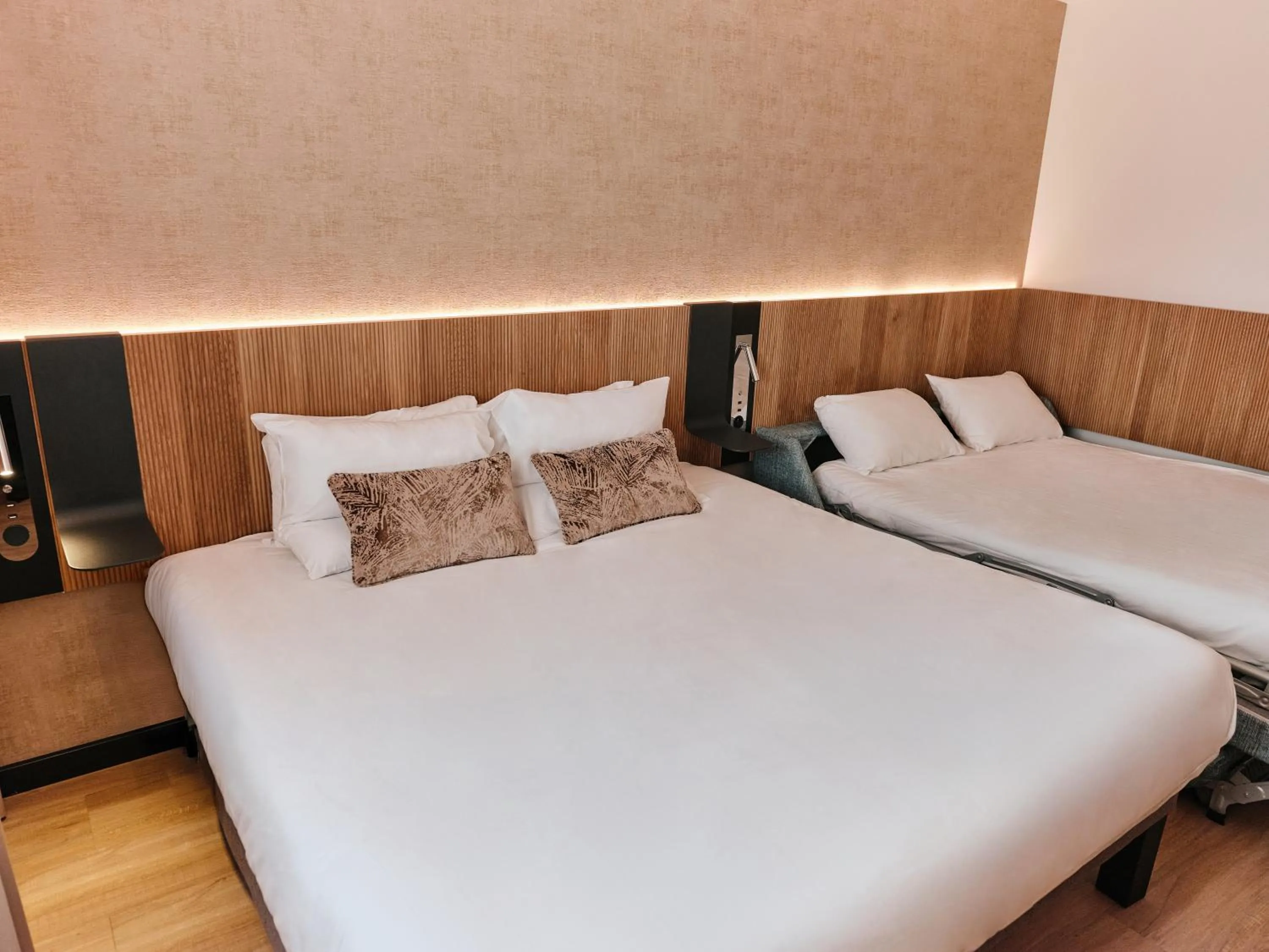 Bed in Novotel Montpellier