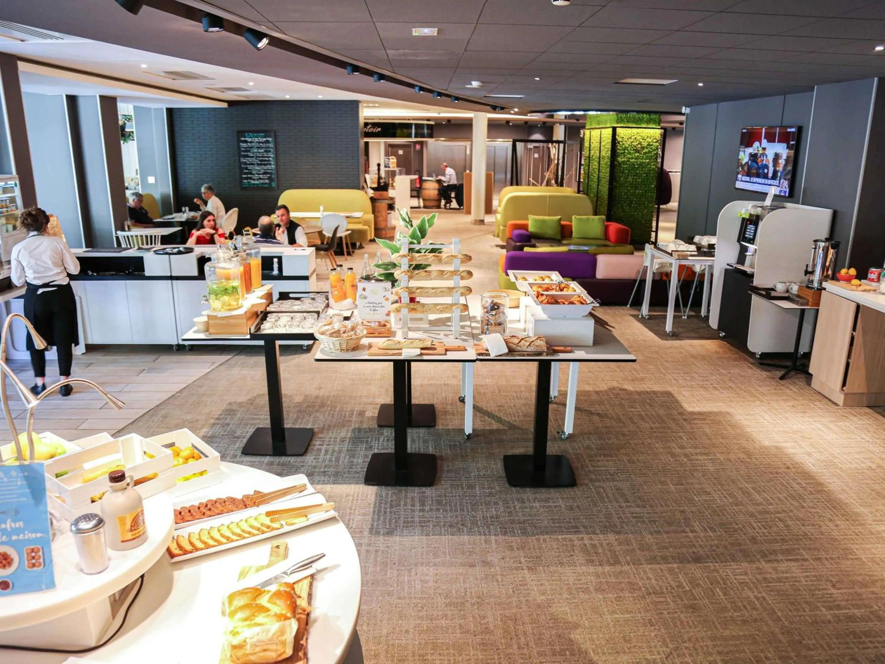 Breakfast in Novotel Resort & Spa Biarritz Anglet