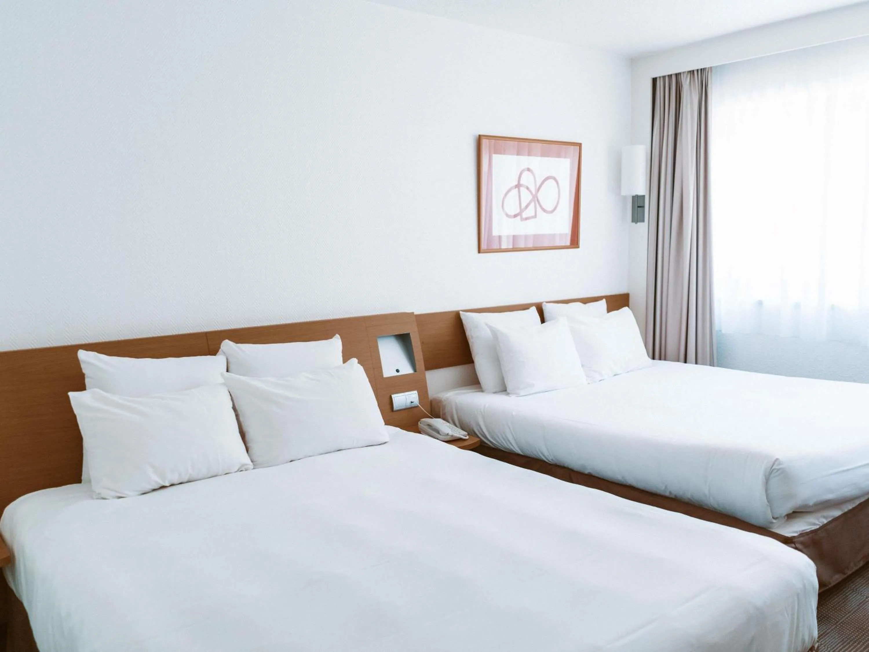 Bedroom, Bed in Novotel Resort & Spa Biarritz Anglet