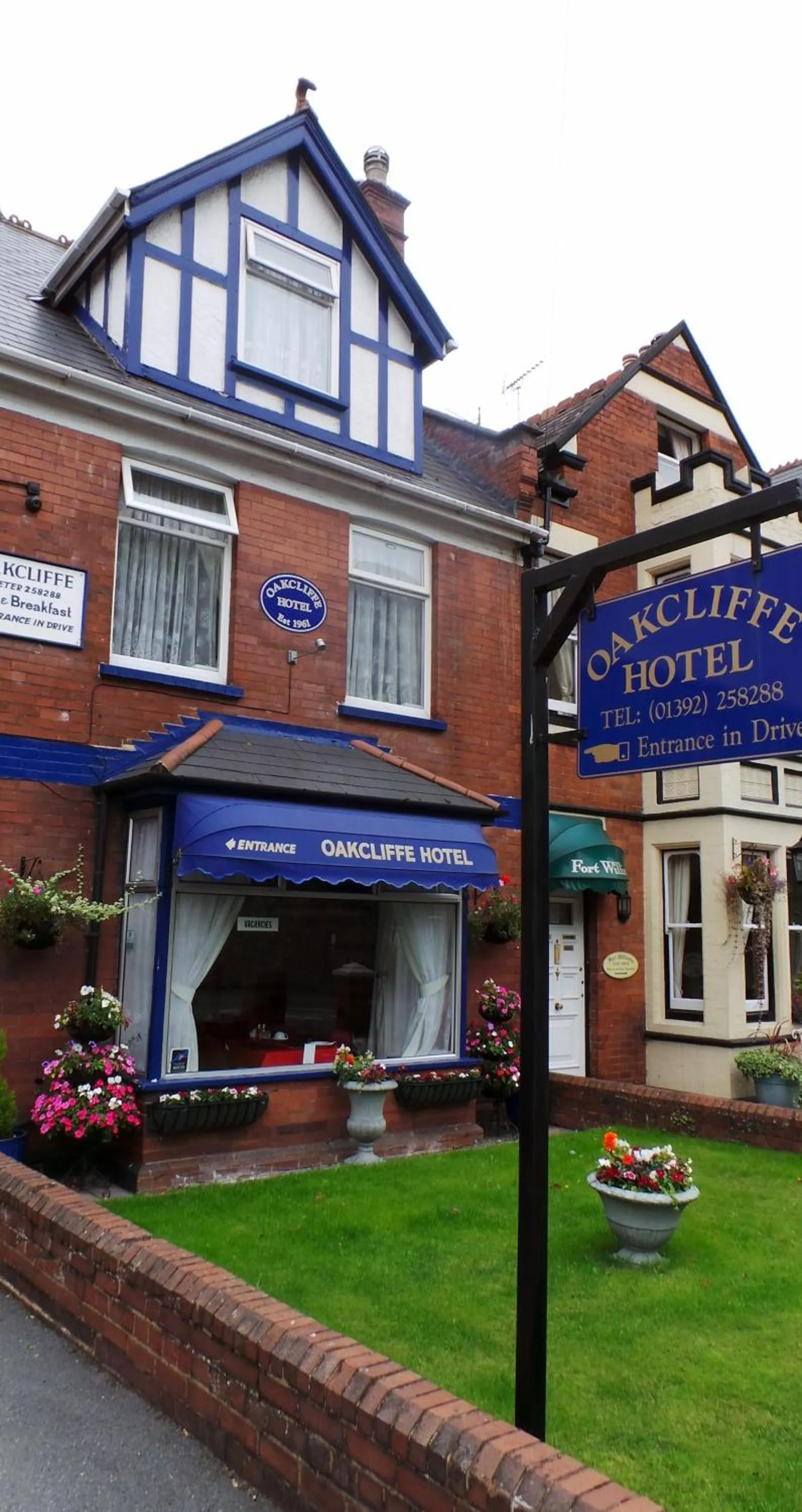 Facade/entrance in The Oakcliffe